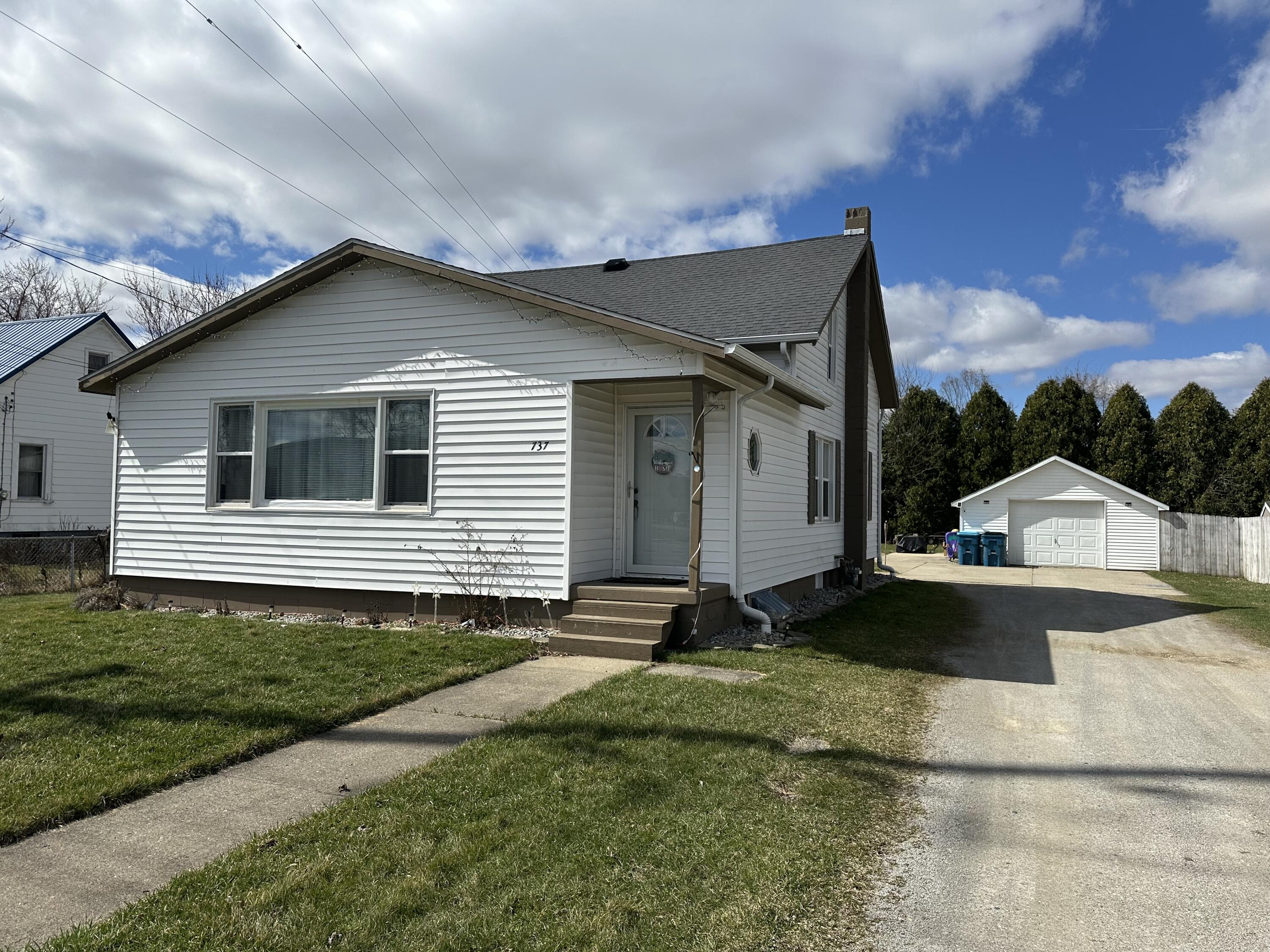 737 N Matteson Street Property Photo