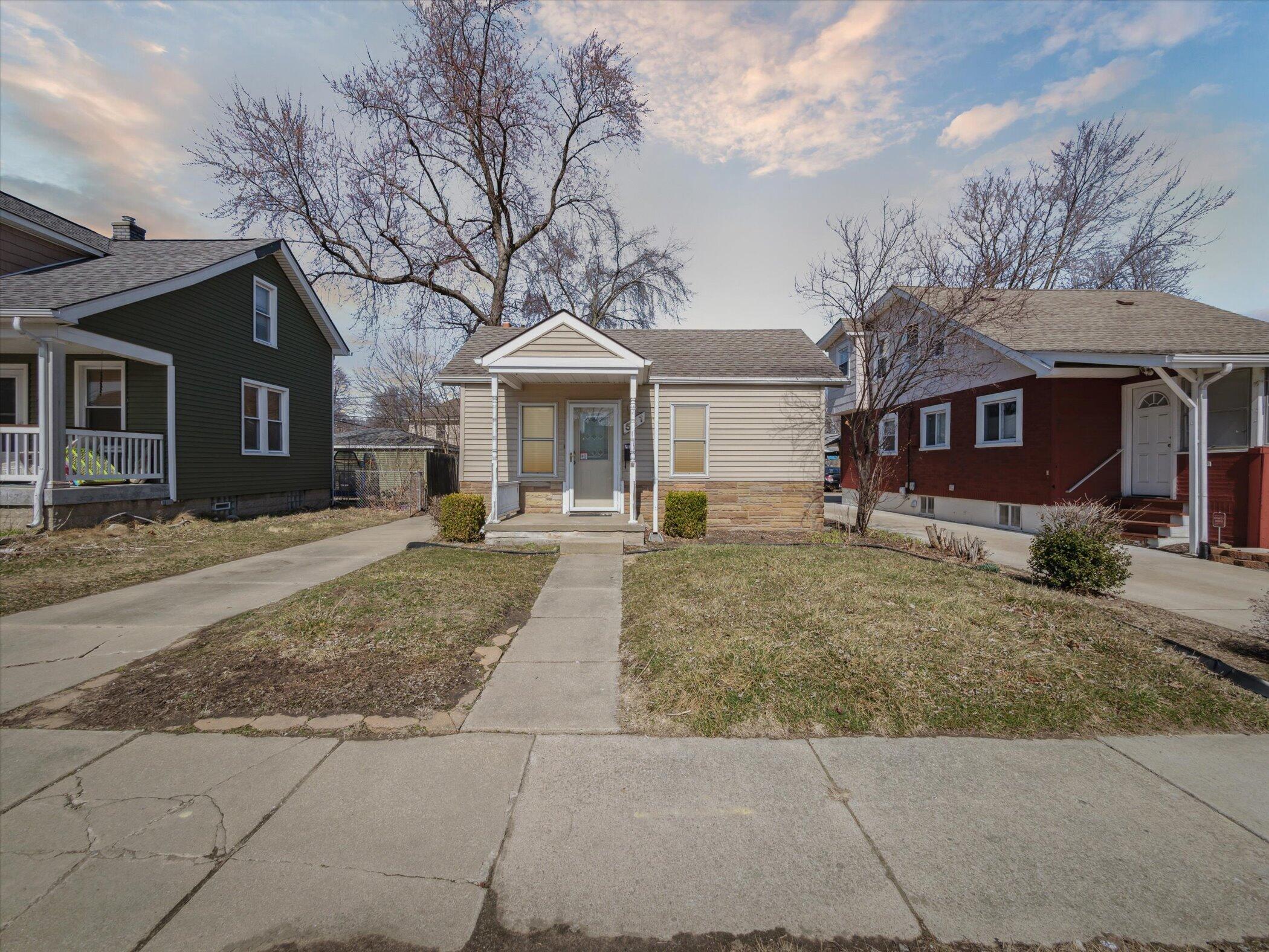 521 Rosewood Street Property Photo