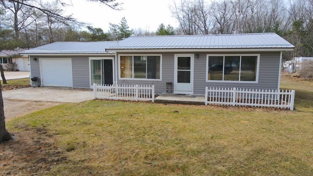 1695 Opland Road Property Photo