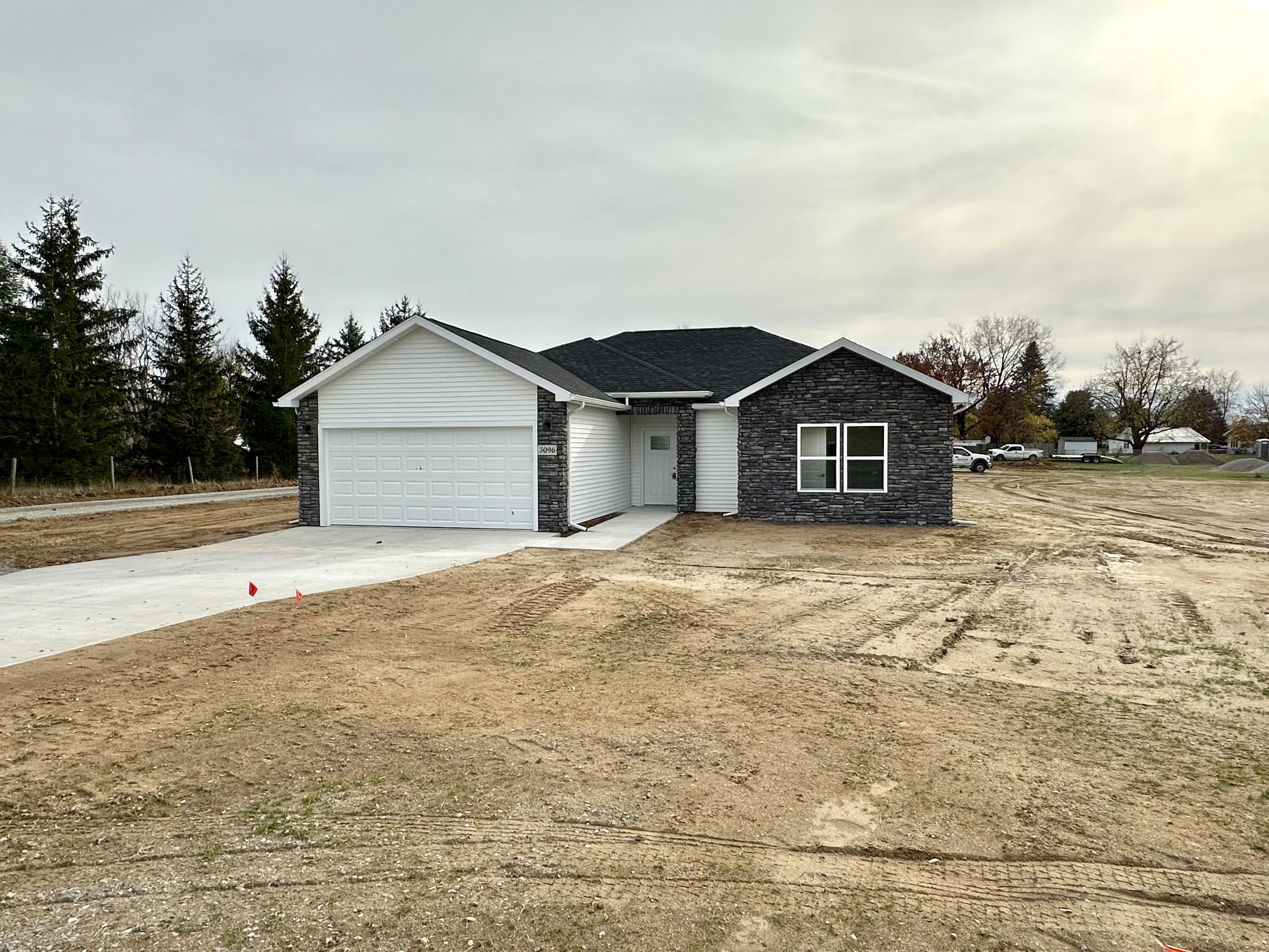 2006 Green Acres Drive Property Photo