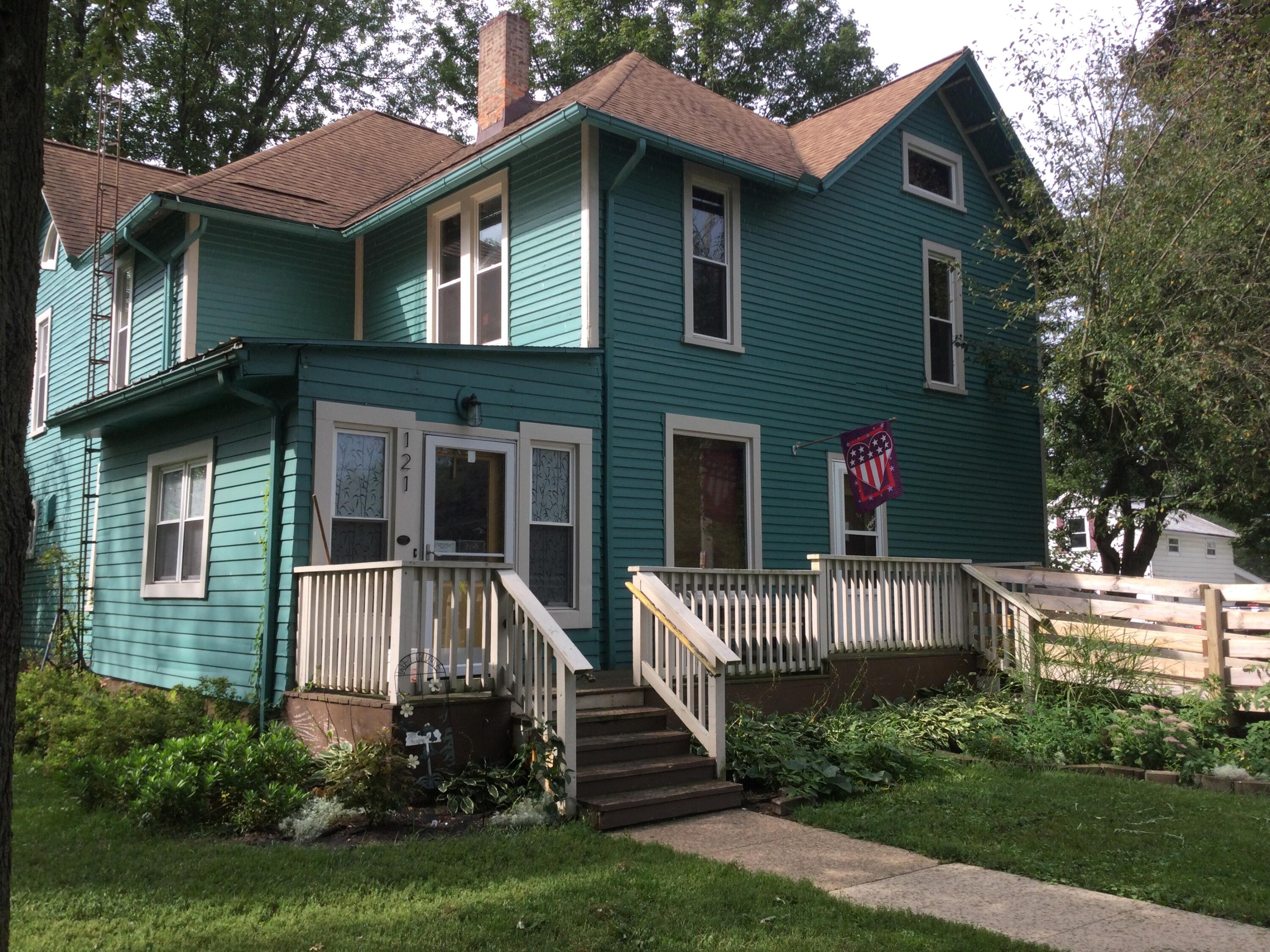 121 W State Street Property Photo