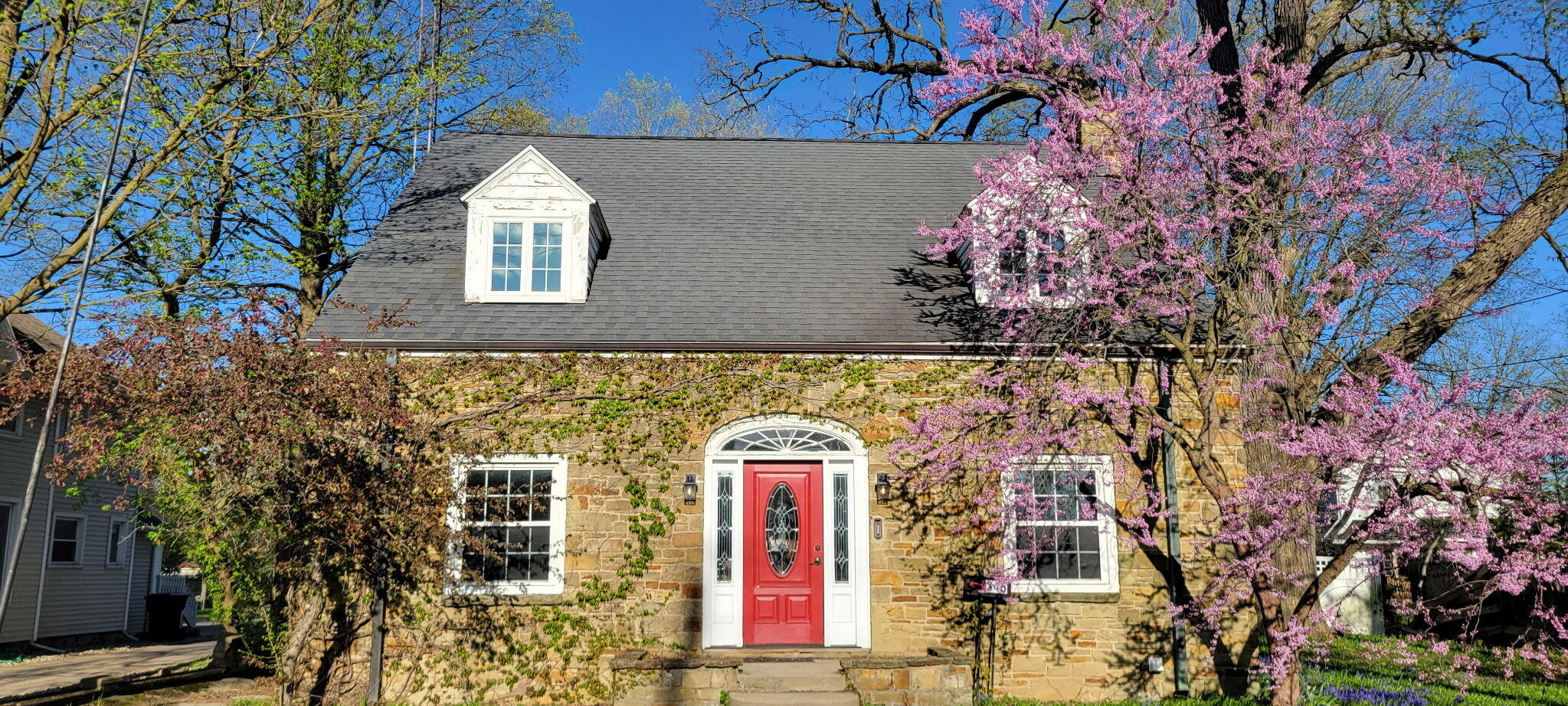 345 S Cochran Avenue Property Photo