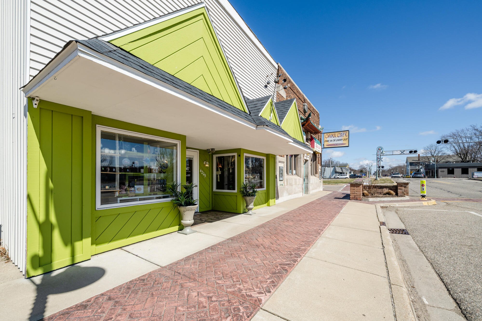 4209 Lake Street Property Photo