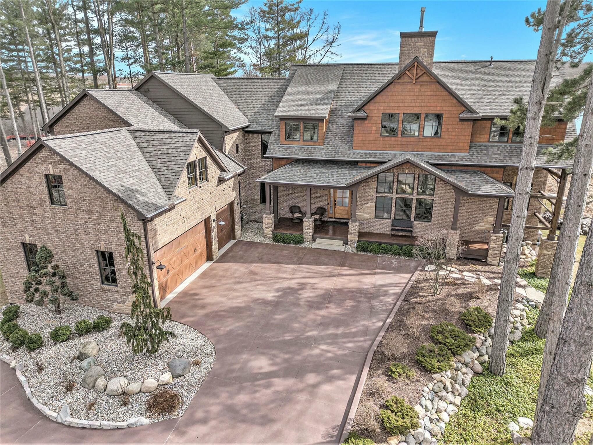 9796 Lake Edge Drive Property Photo