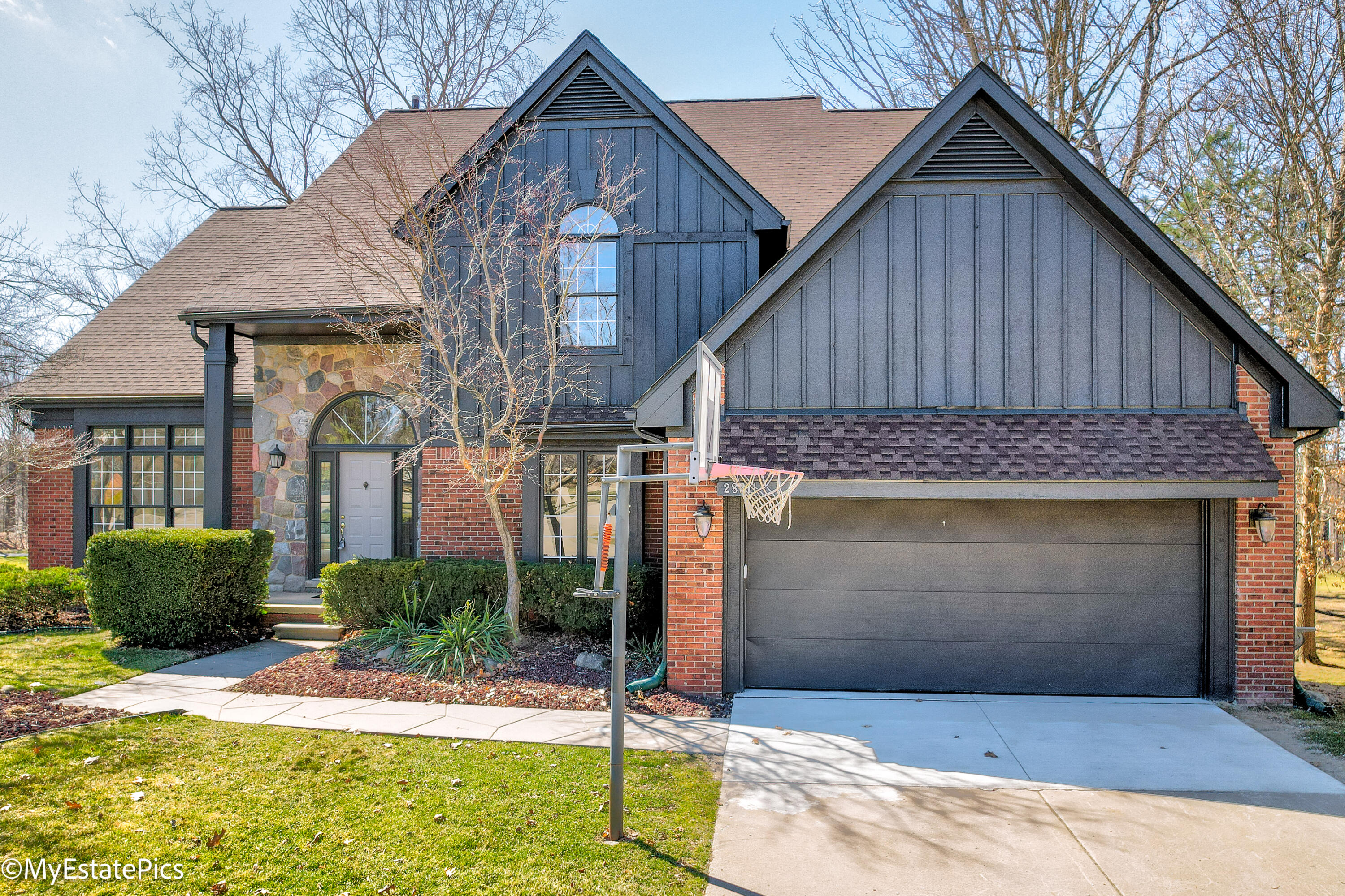 28311 Golf Pointe Boulevard Property Photo