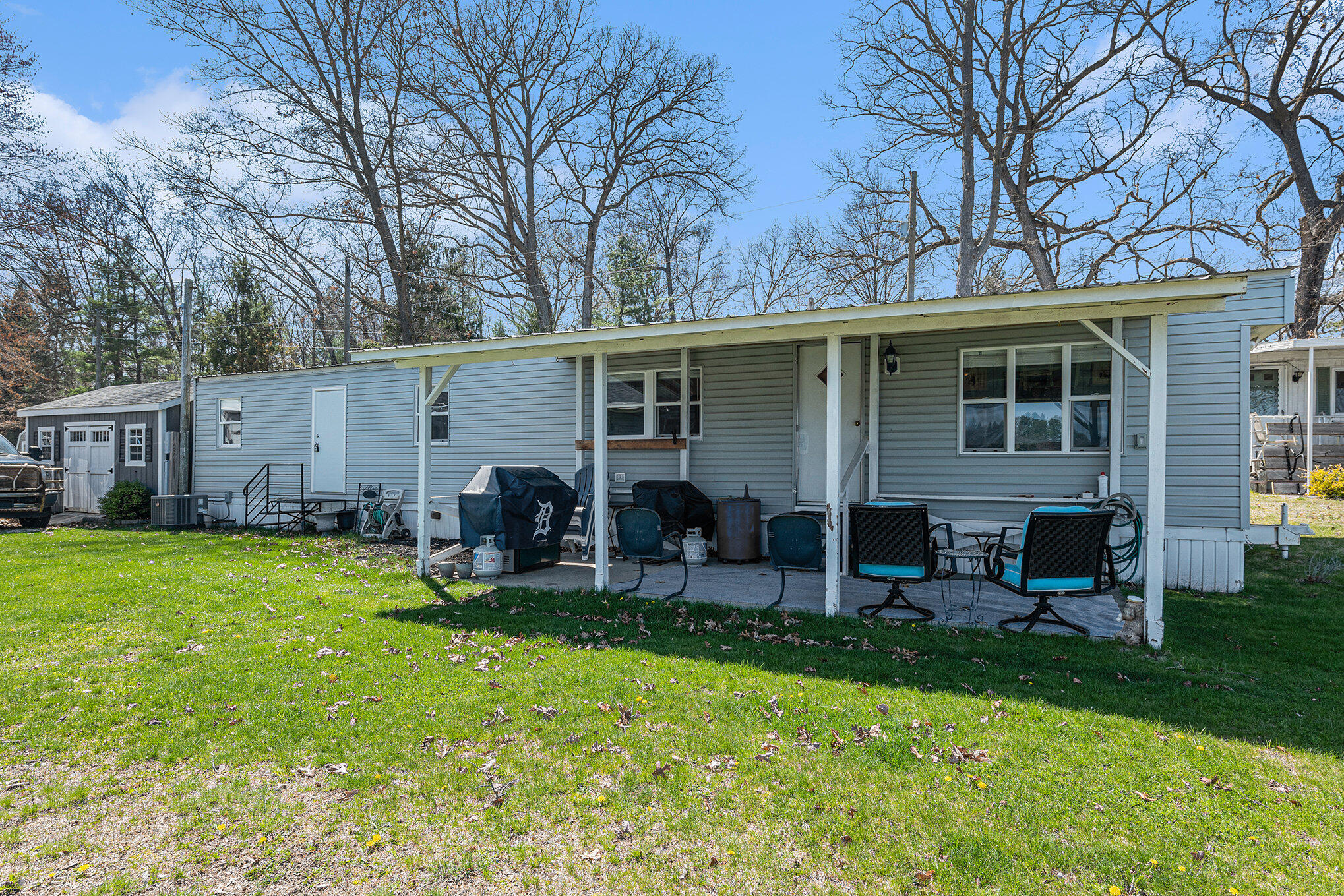 8230 W Pine Grove Beach Drive Property Photo