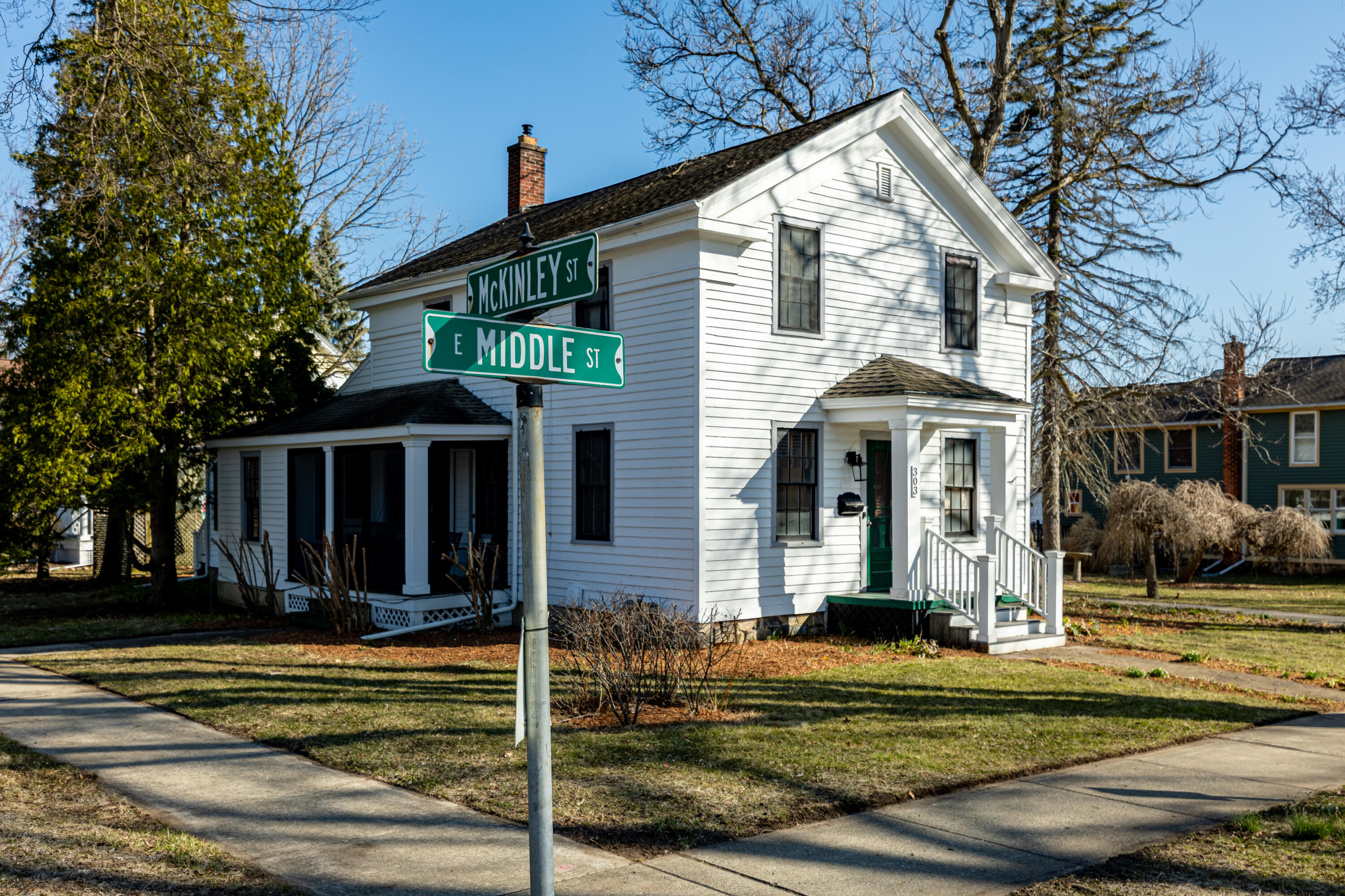 303 E Middle Street Property Photo
