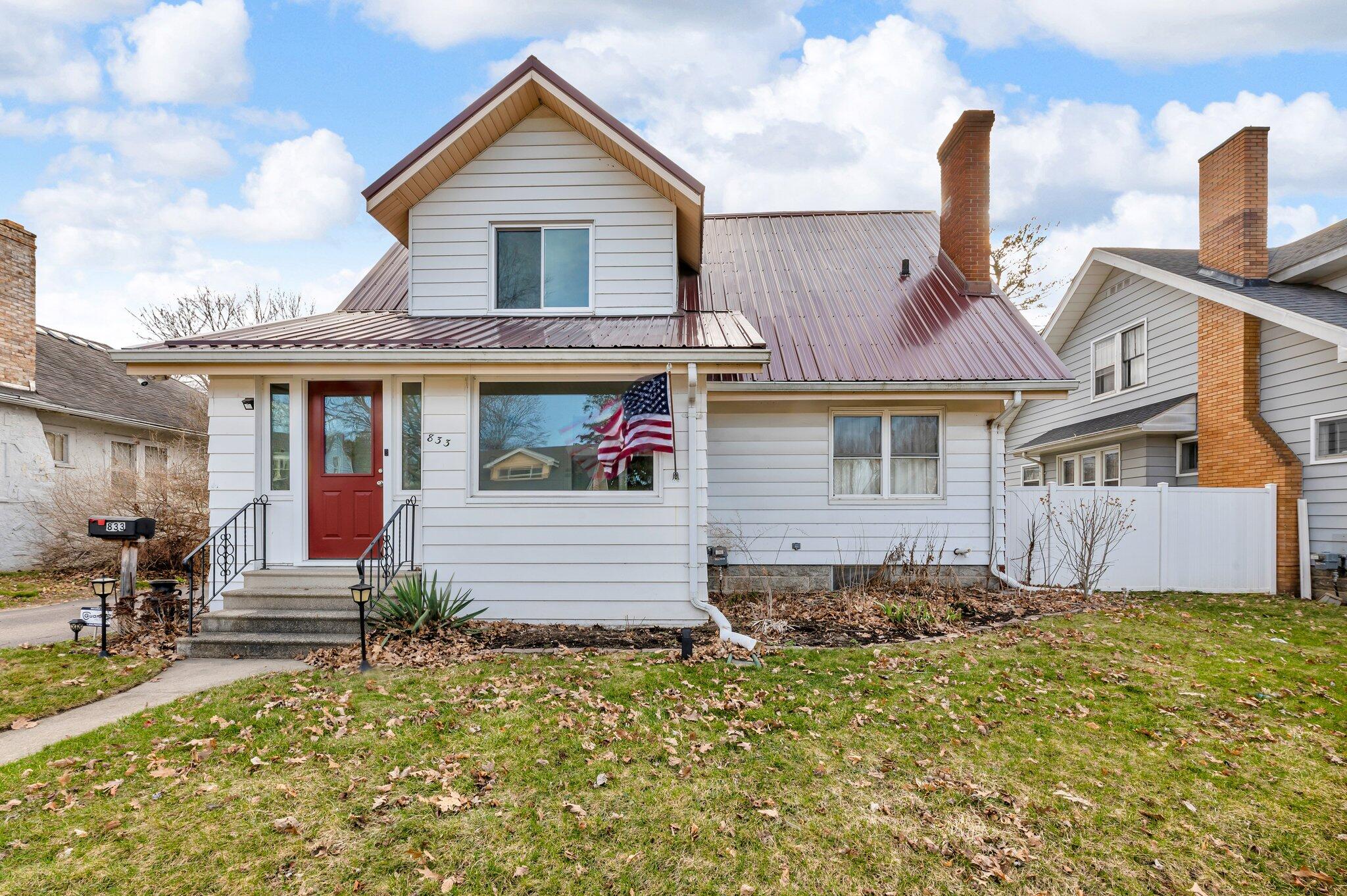 833 Frank Street Property Photo