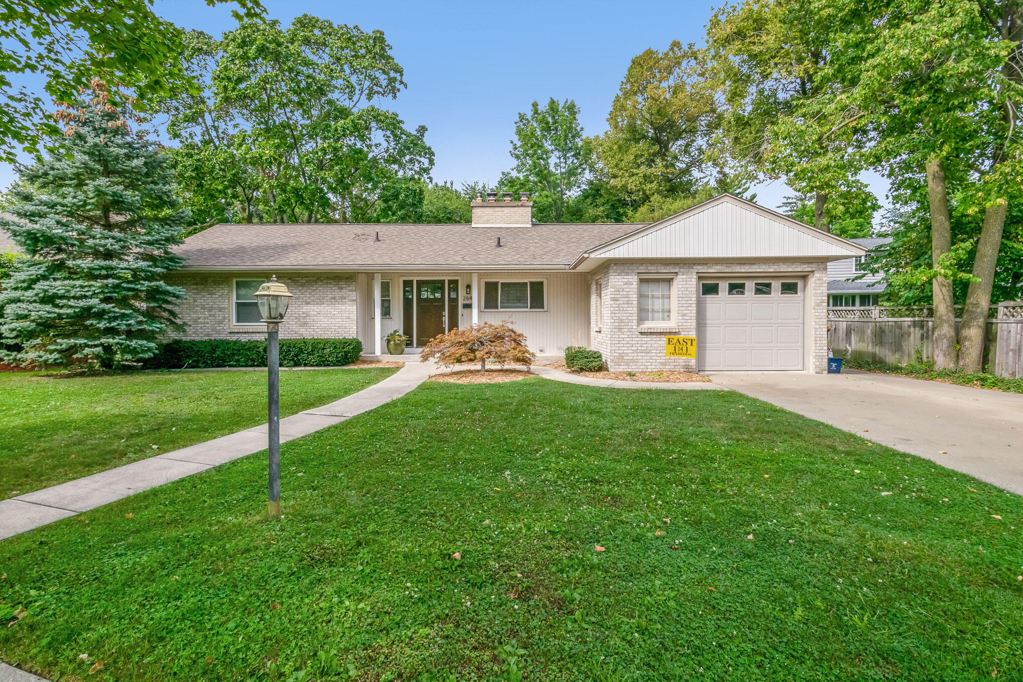2643 Manor Drive Se Property Photo