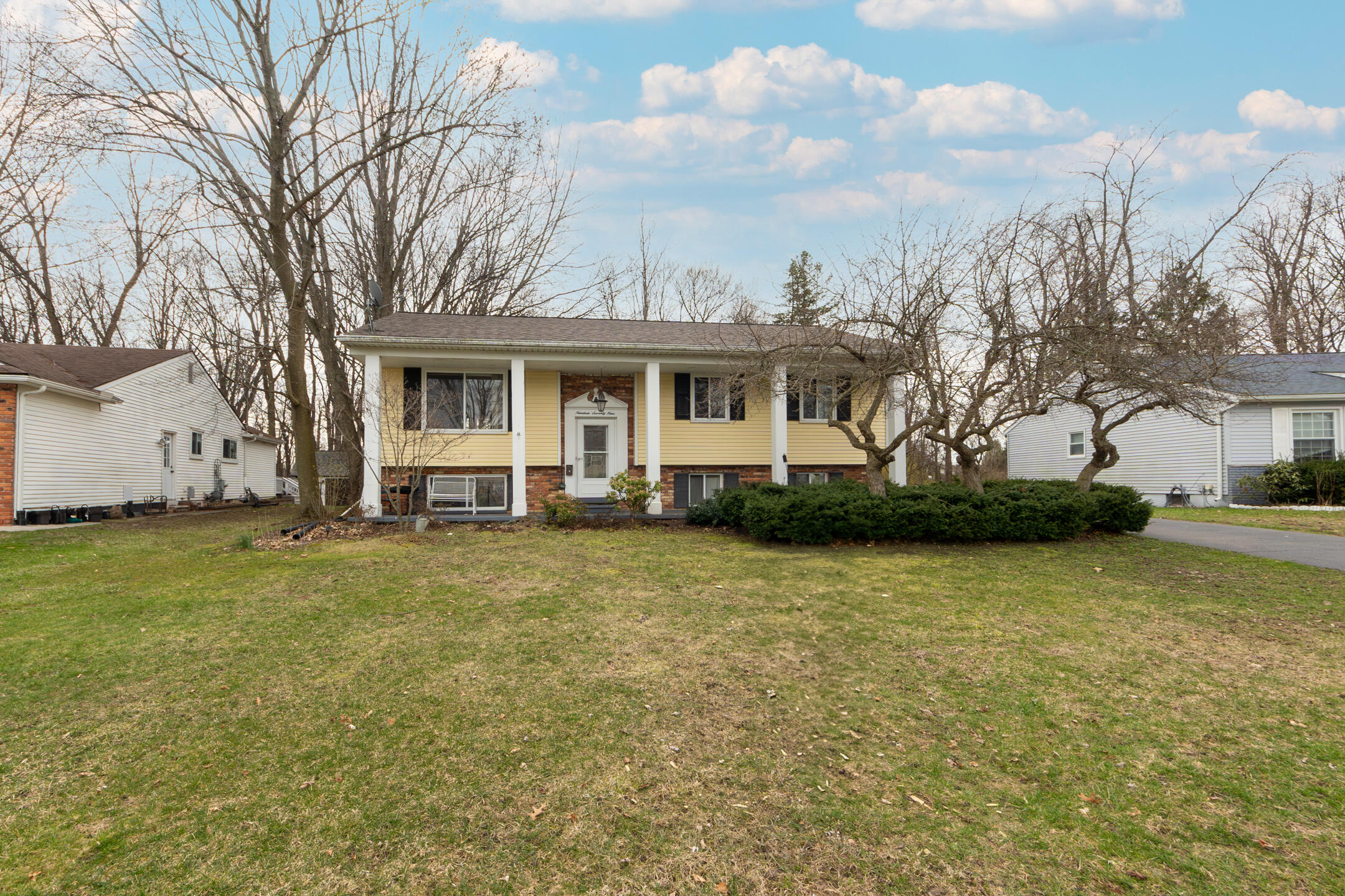 1979 Teaneck Circle Property Photo