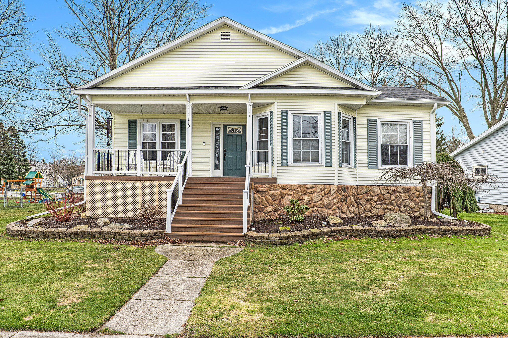 110 W Maple Street Property Photo