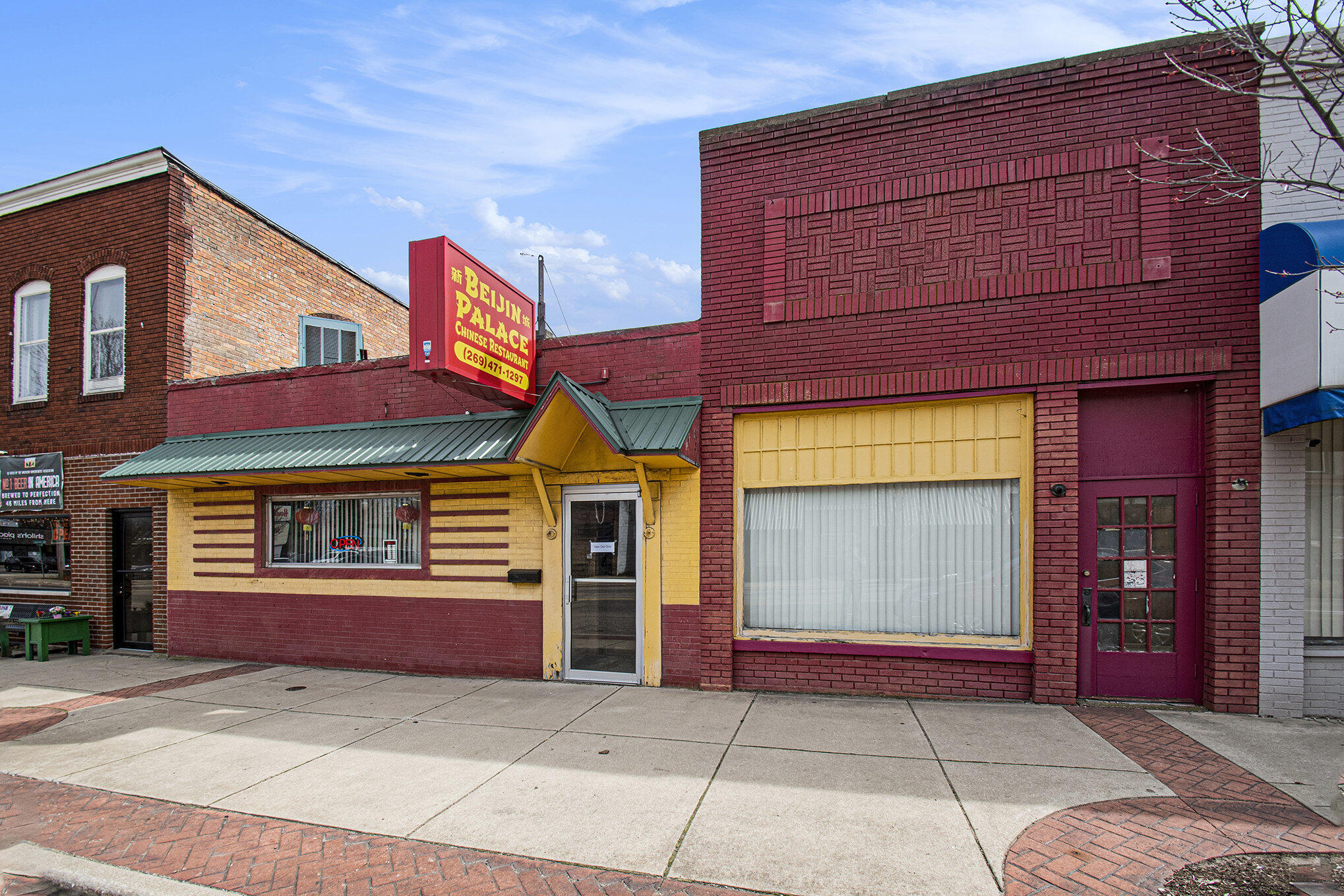 108 E Ferry Street Property Photo