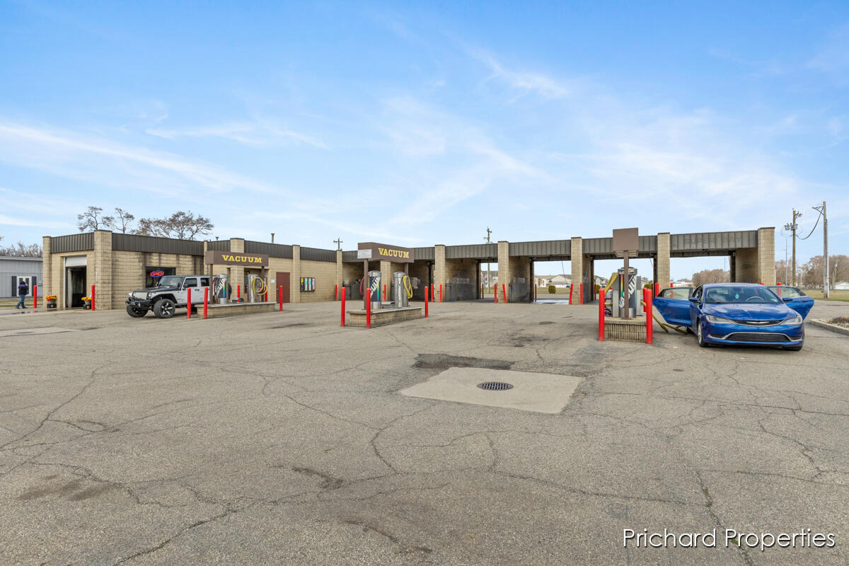 1025 W Michigan Avenue Property Photo 1