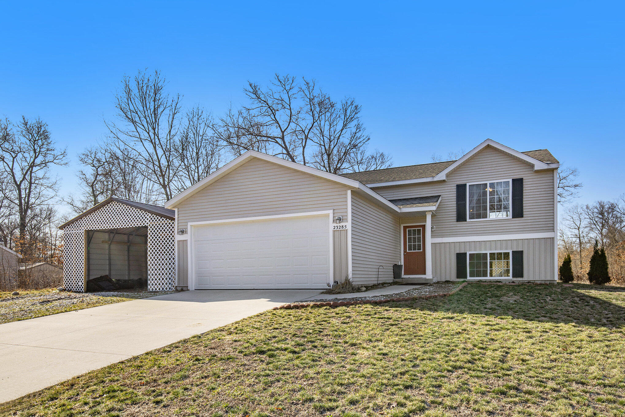 23285 Quail Court Property Photo