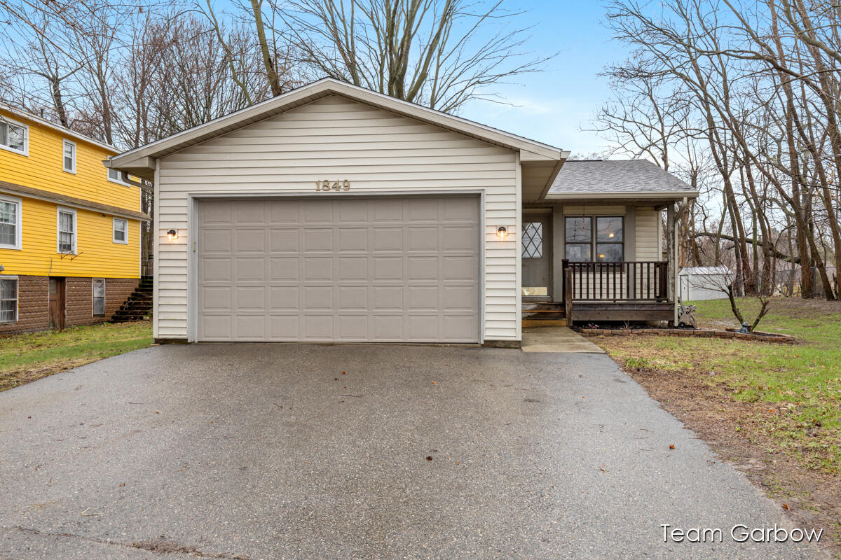 1849 Aurelius Road Property Photo