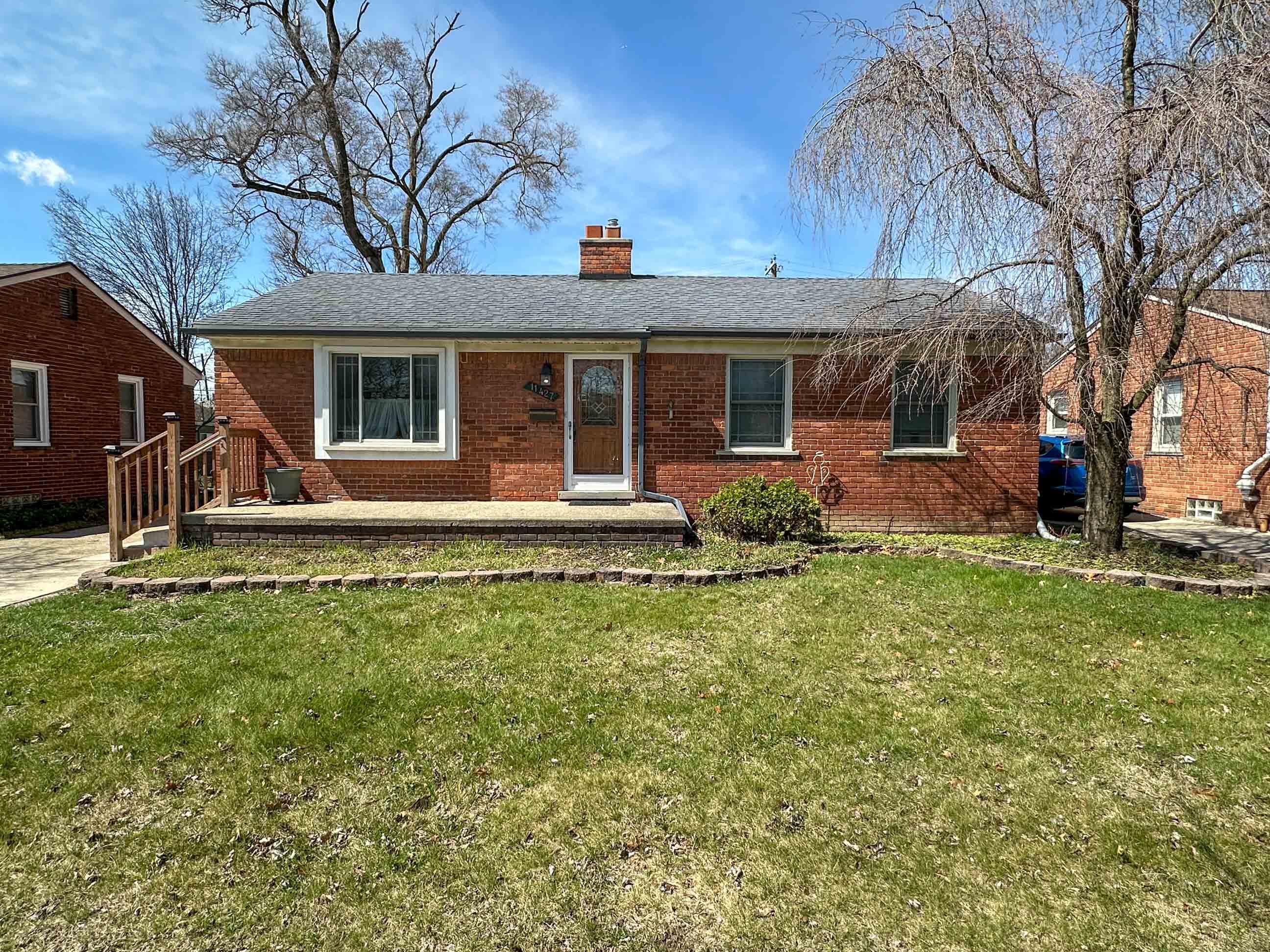 11427 Mayfield Avenue Property Photo