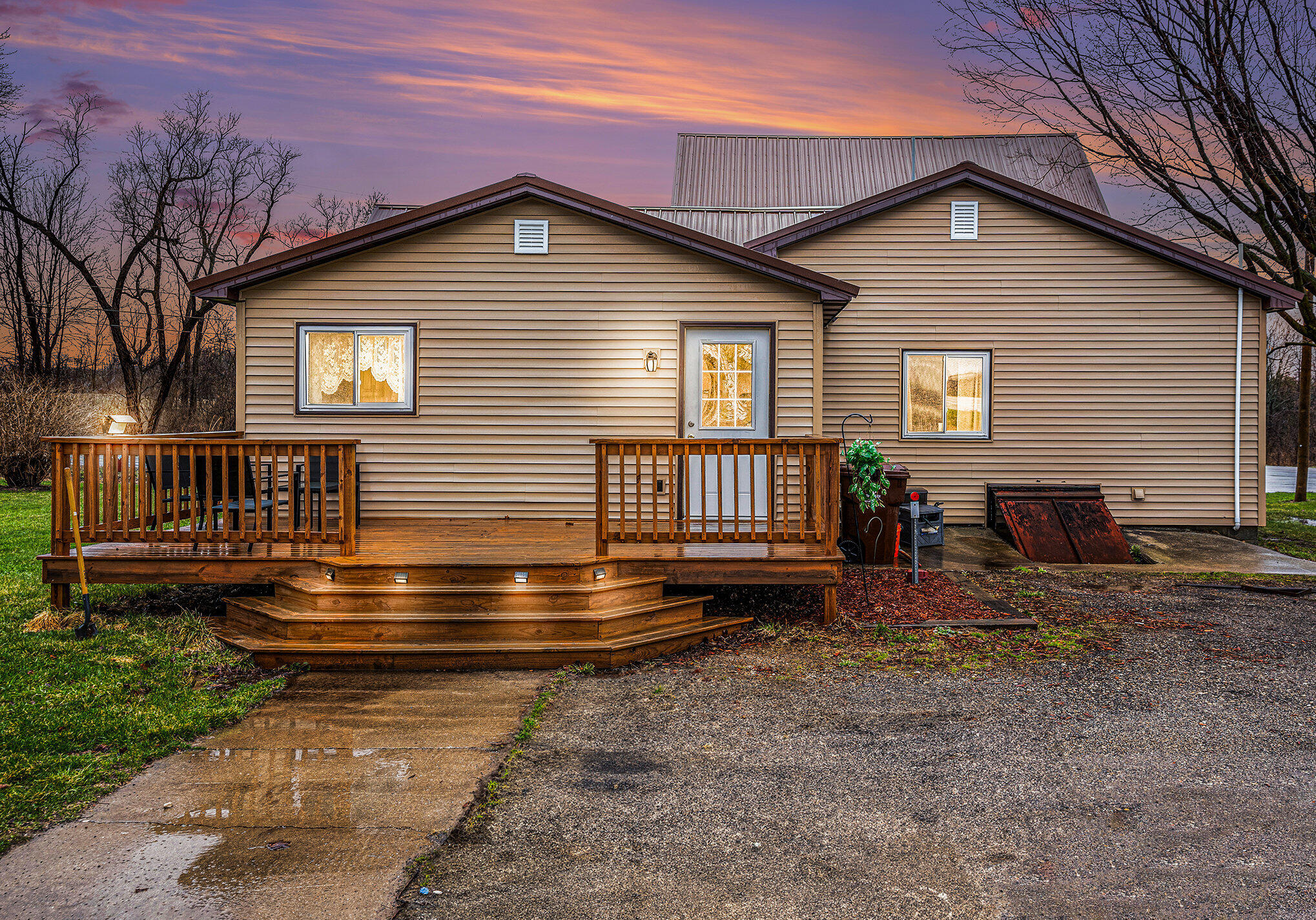16095 Apple Avenue Property Photo