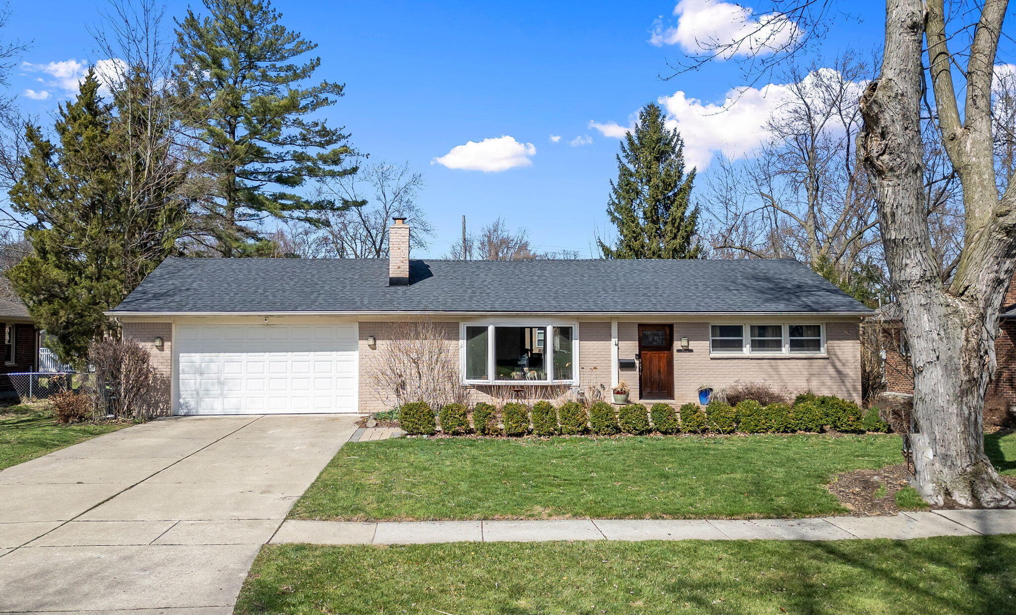 17212 Buckingham Avenue Property Photo