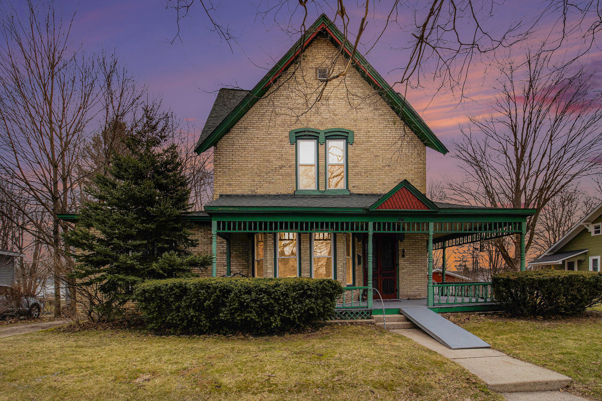 230 W Todd Avenue Property Photo