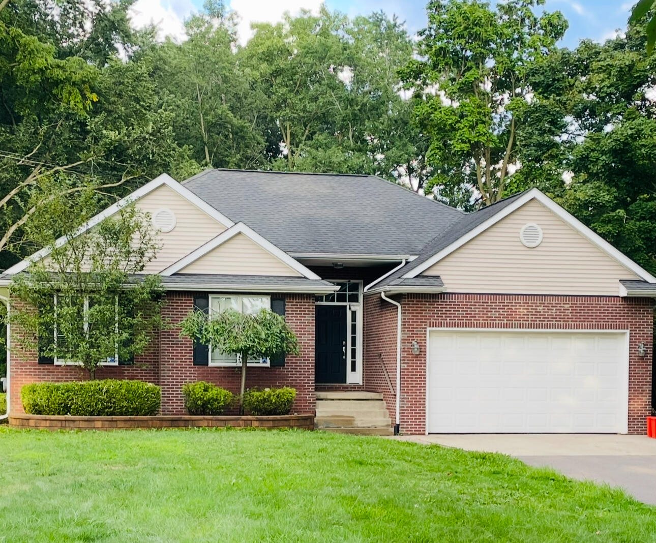 9556 Wayne Road Property Photo