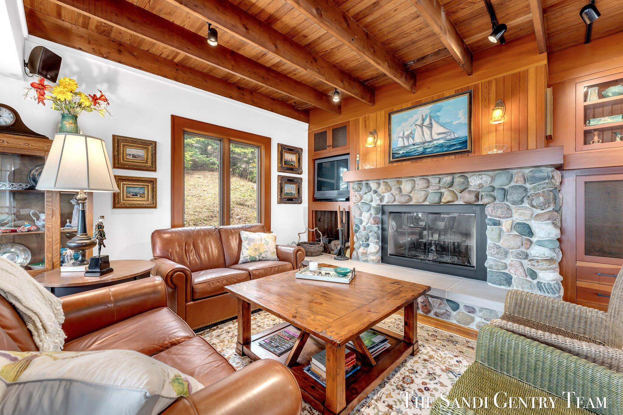 18215 Spindle Drive Property Photo 18
