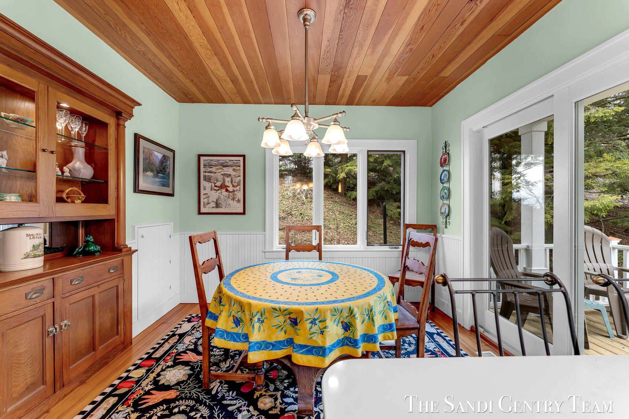 18215 Spindle Drive Property Photo 29