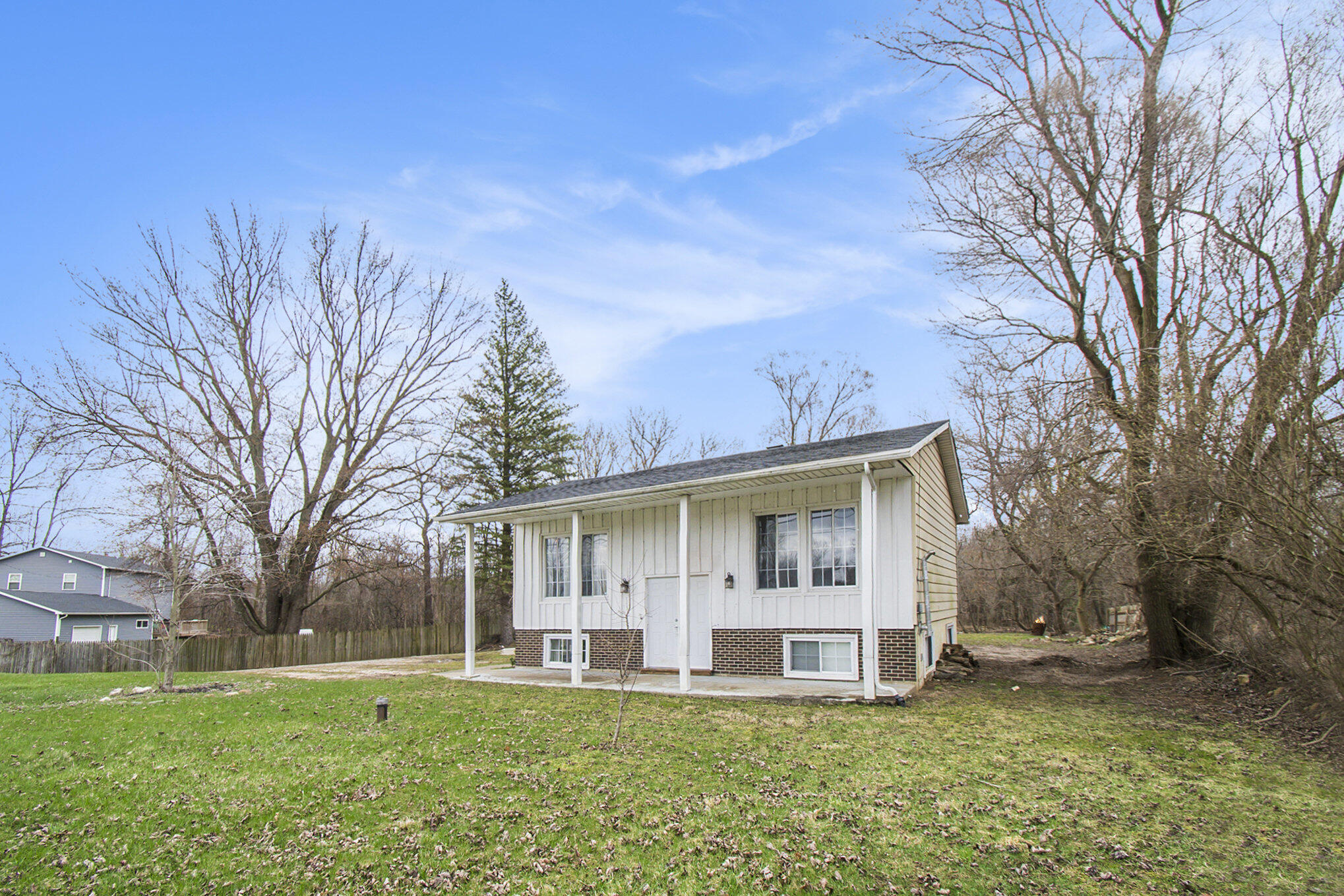 5459 W Lansing Road Property Photo
