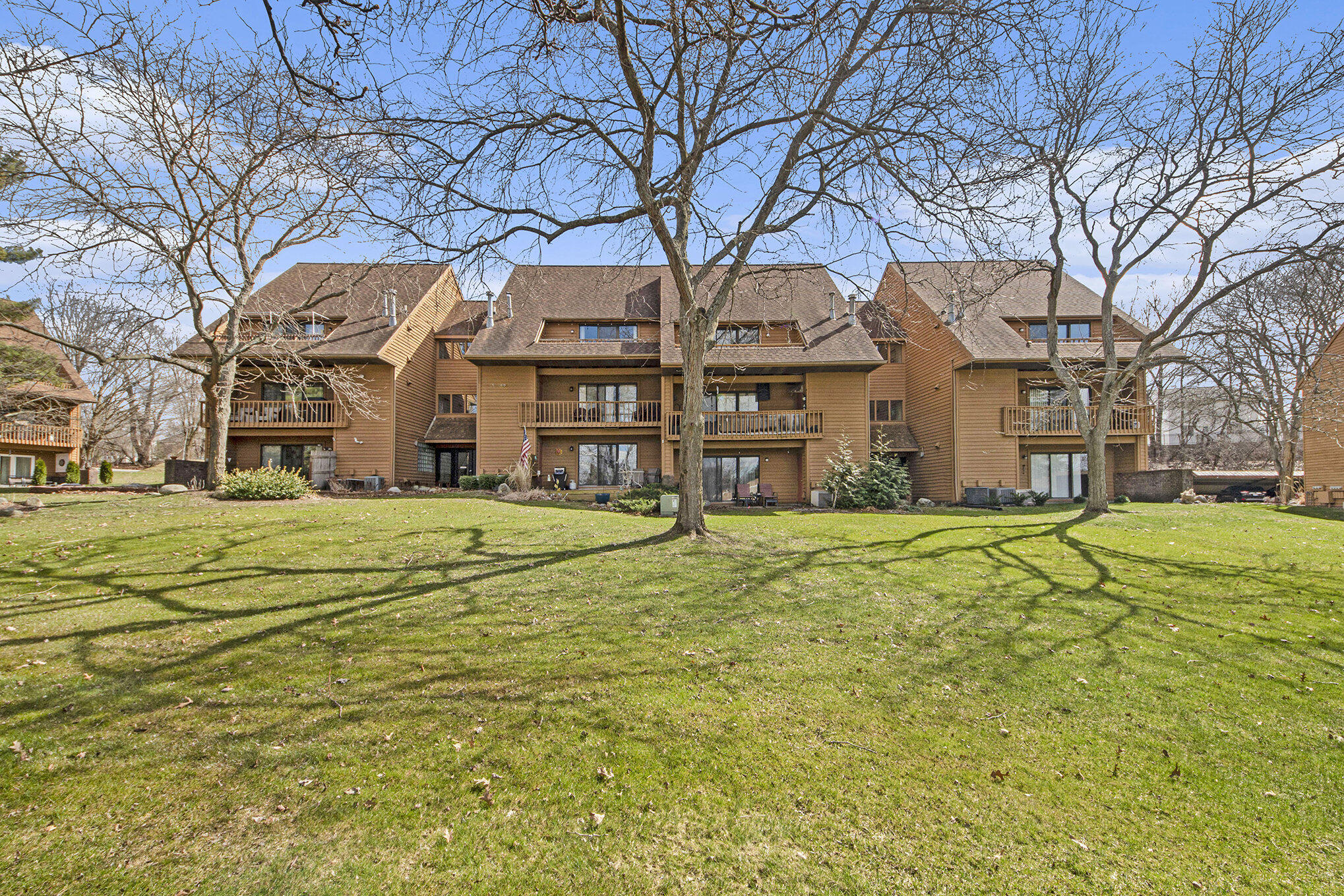 Bella Vista Bay Condominiums Real Estate Listings Main Image