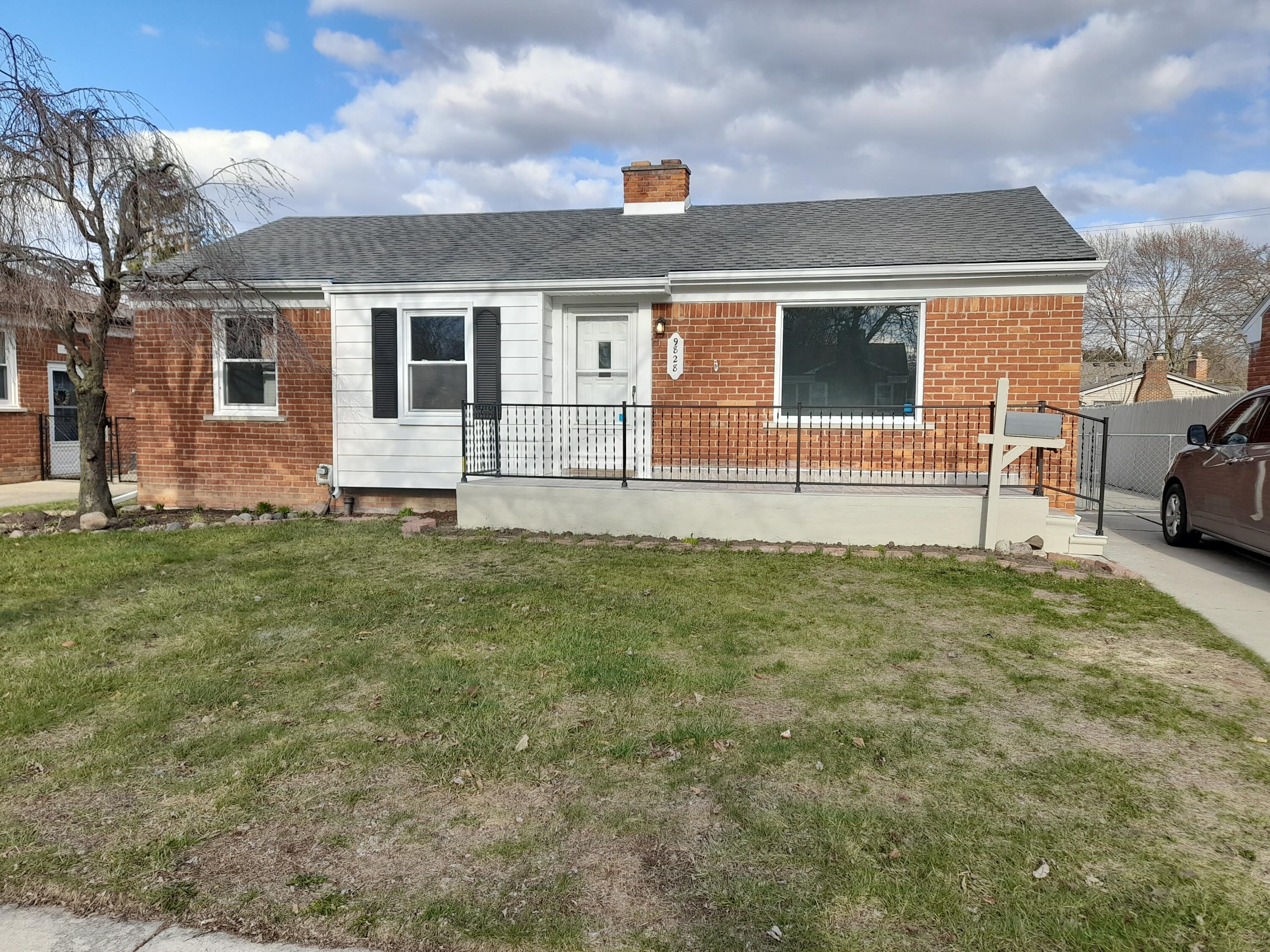 9828 Mayfield Street Property Photo
