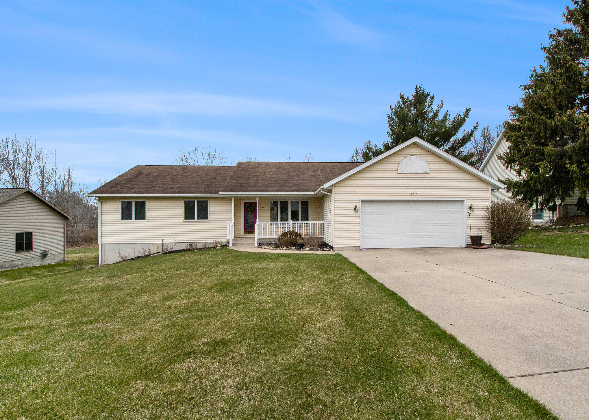807 Bradford Drive Property Photo