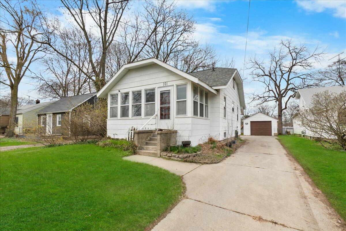 101 Maplelawn Street Se Property Photo