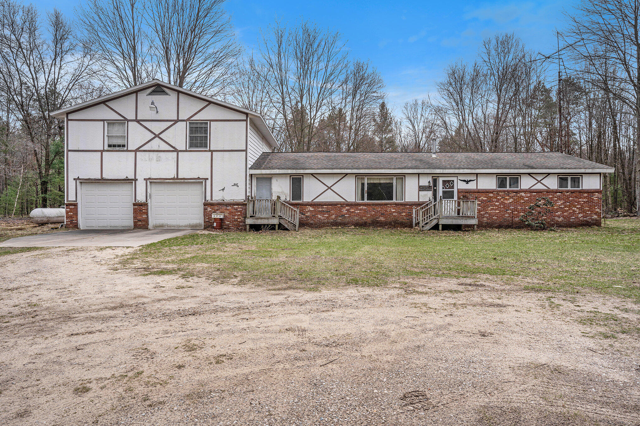 7693 Ellis Road Property Photo