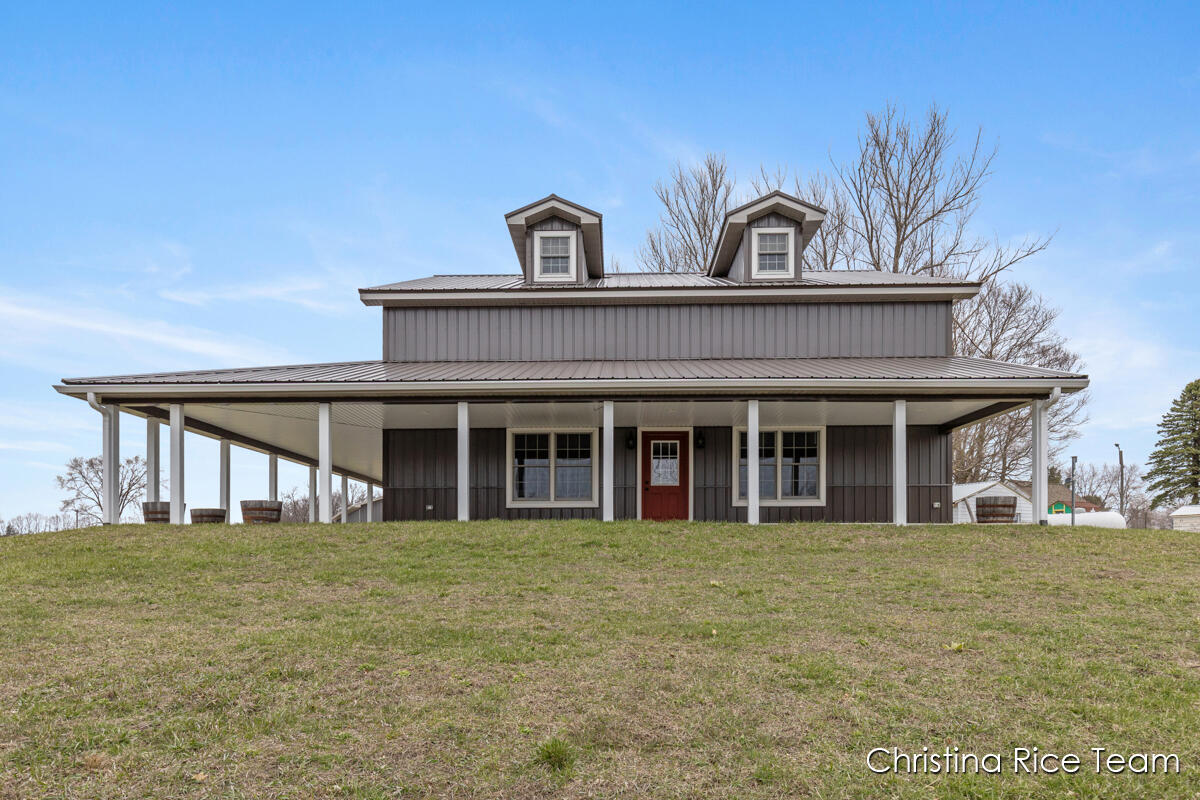 5253 Woods Road Property Photo