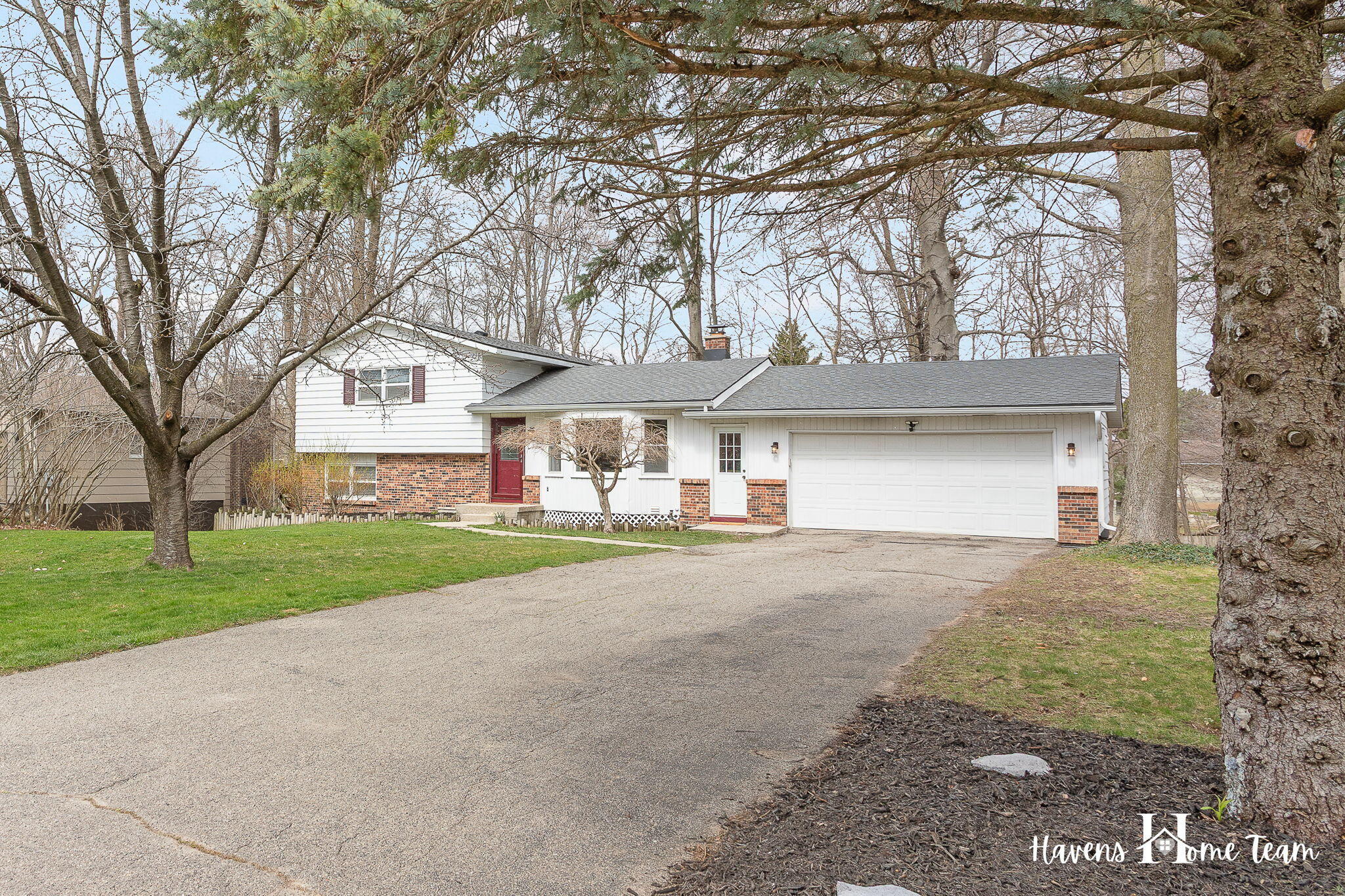 2253 Timberwood Drive Se Property Photo