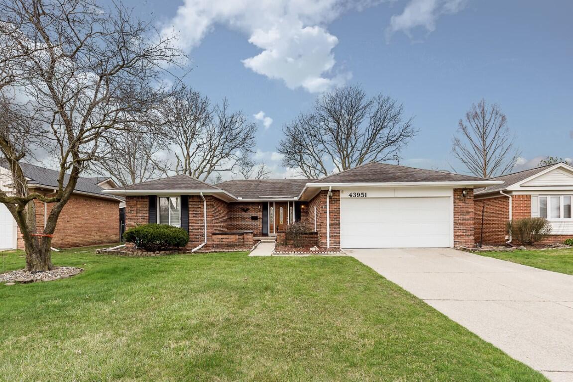 43951 Bannnockburn Drive Property Photo