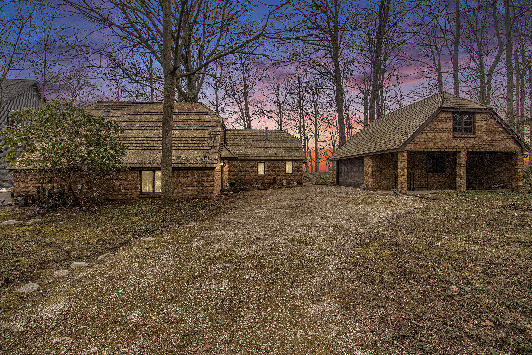 2580 Lakeshore Drive Property Photo