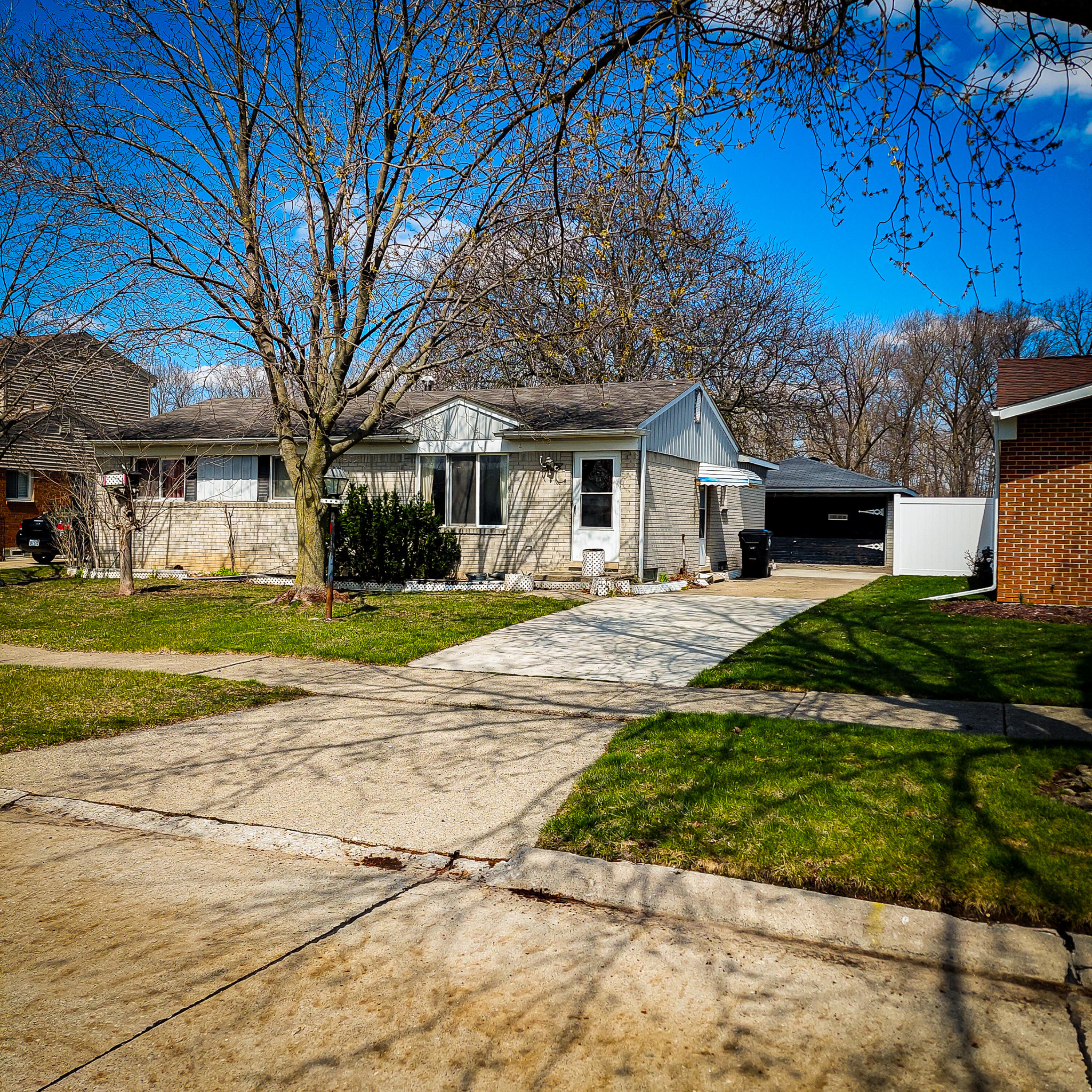 22102 Loretta Street Property Photo