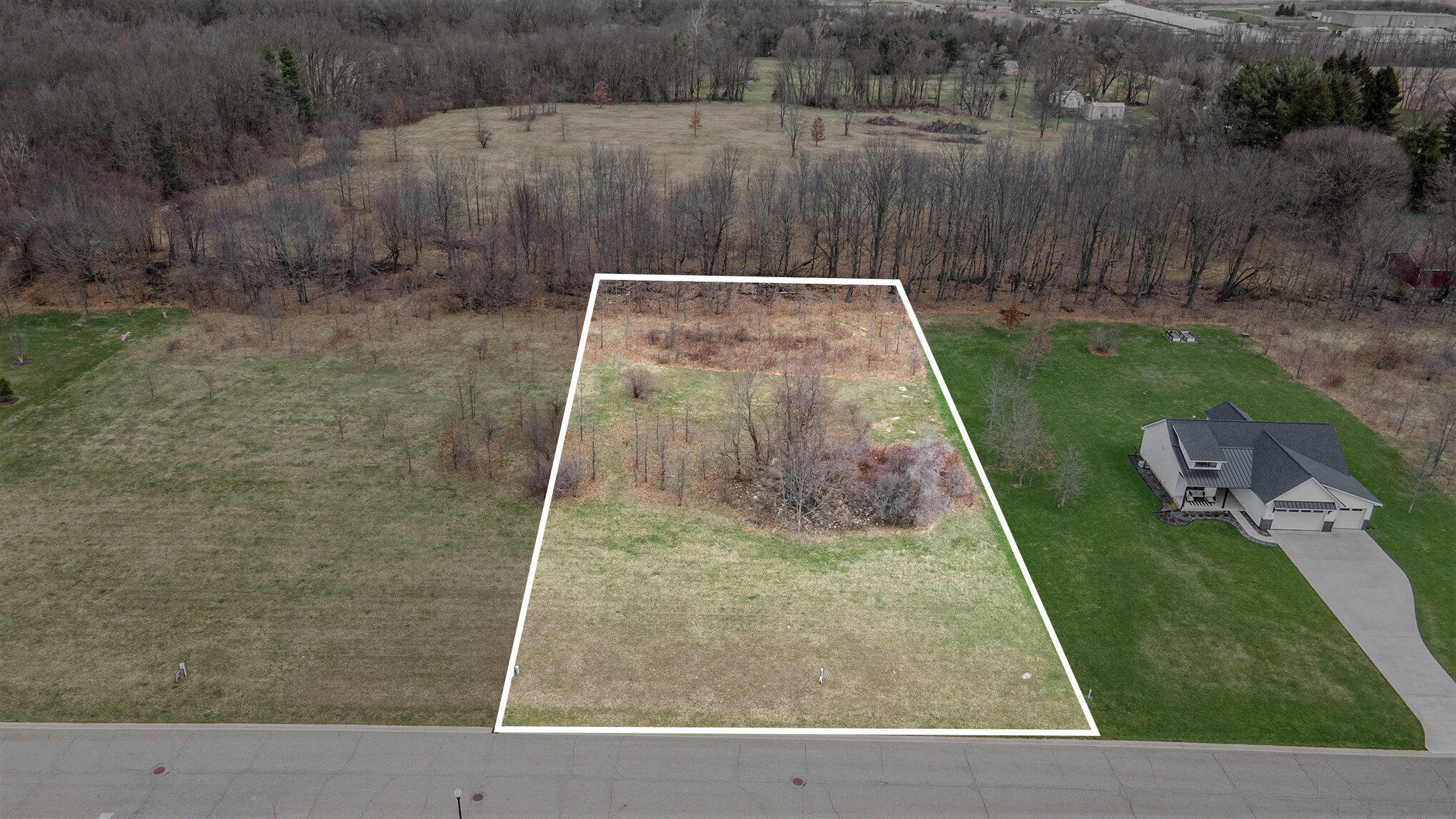 118 Stonegate Drive Property Photo 1