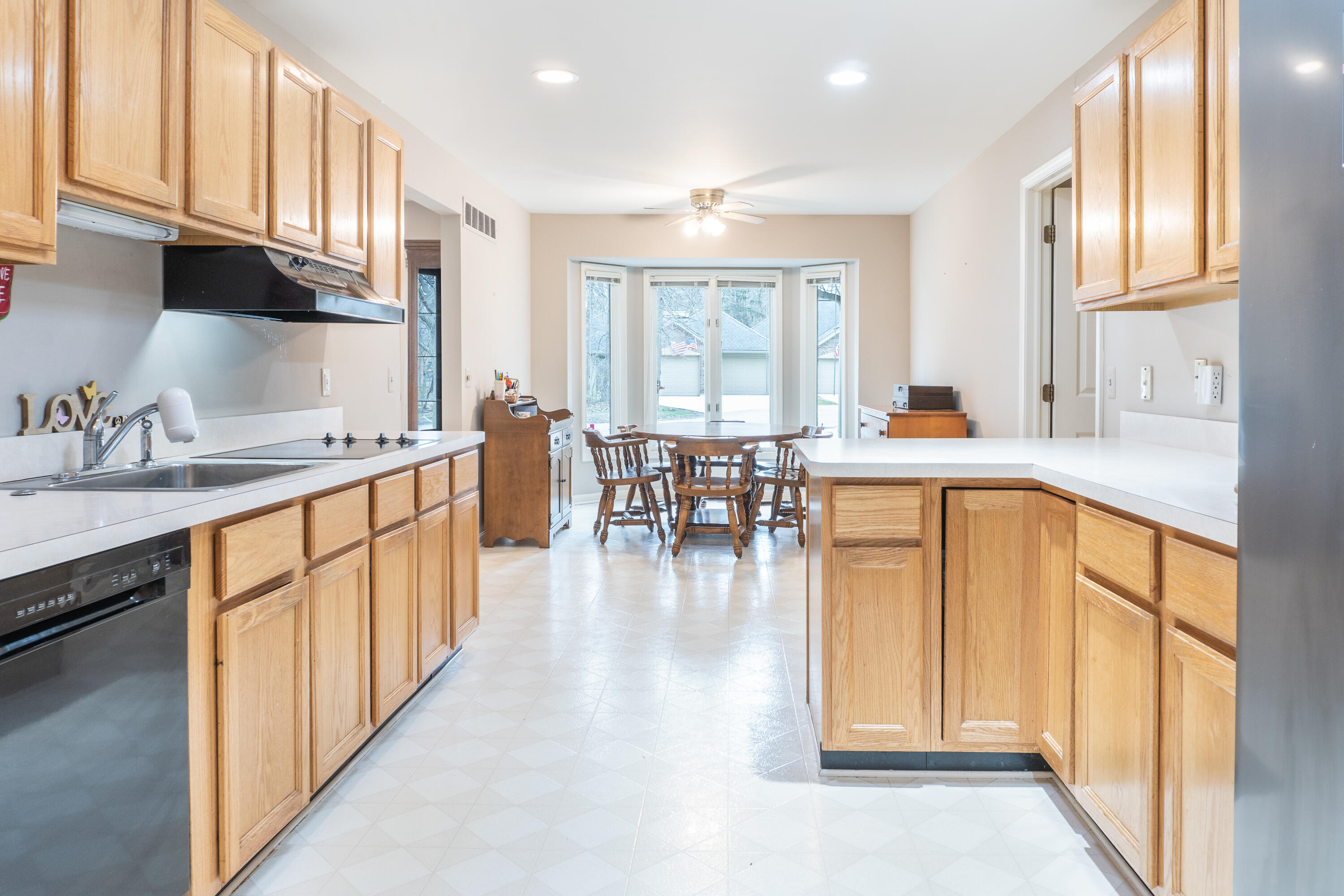 21329 Mulberry Court Property Photo 6