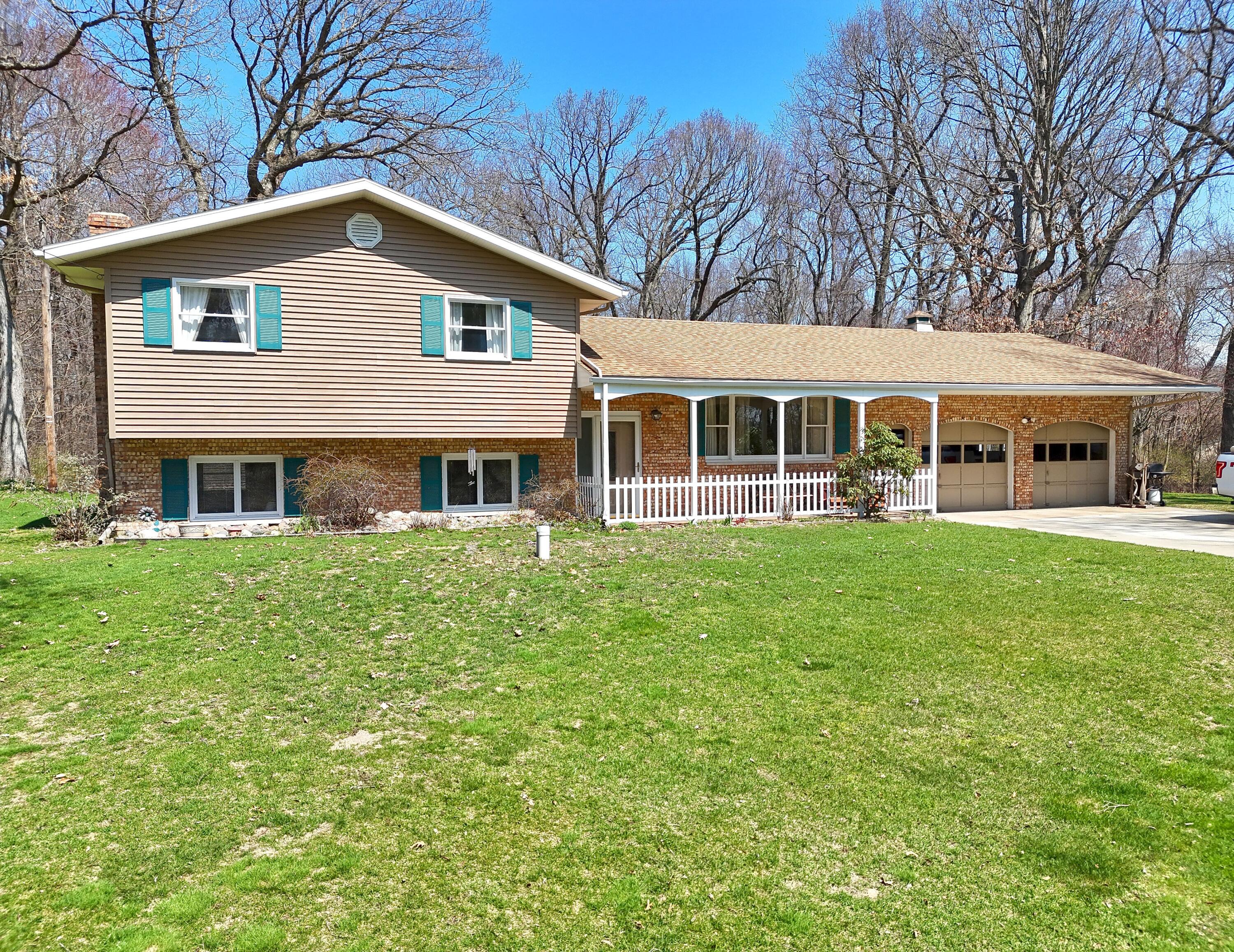 2504 Riverside Road Property Photo