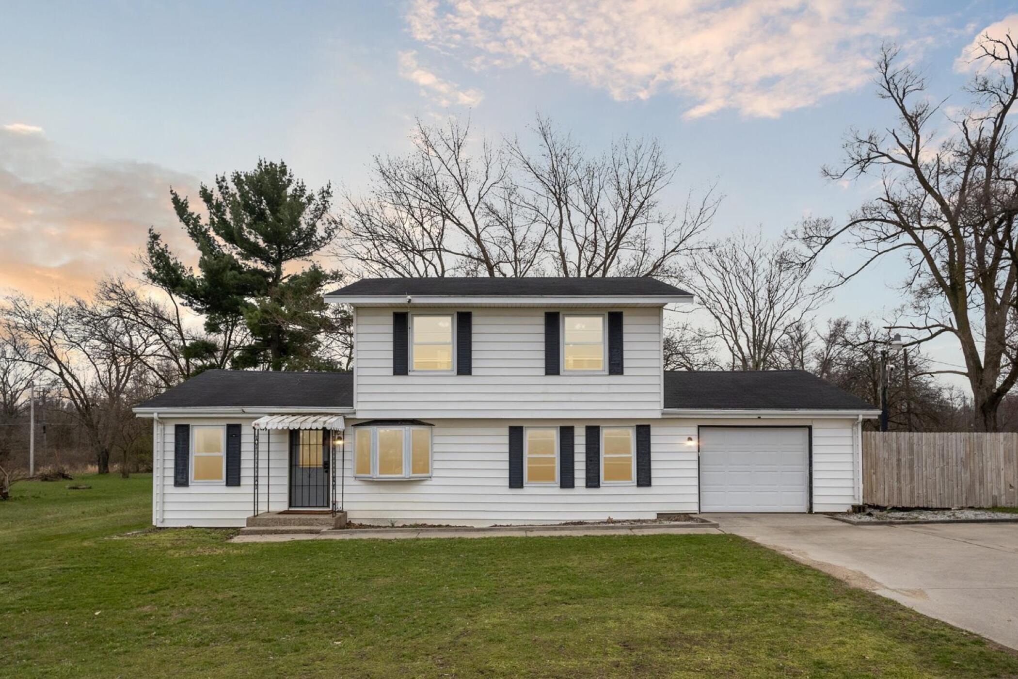 2812 Detroit Road Property Photo