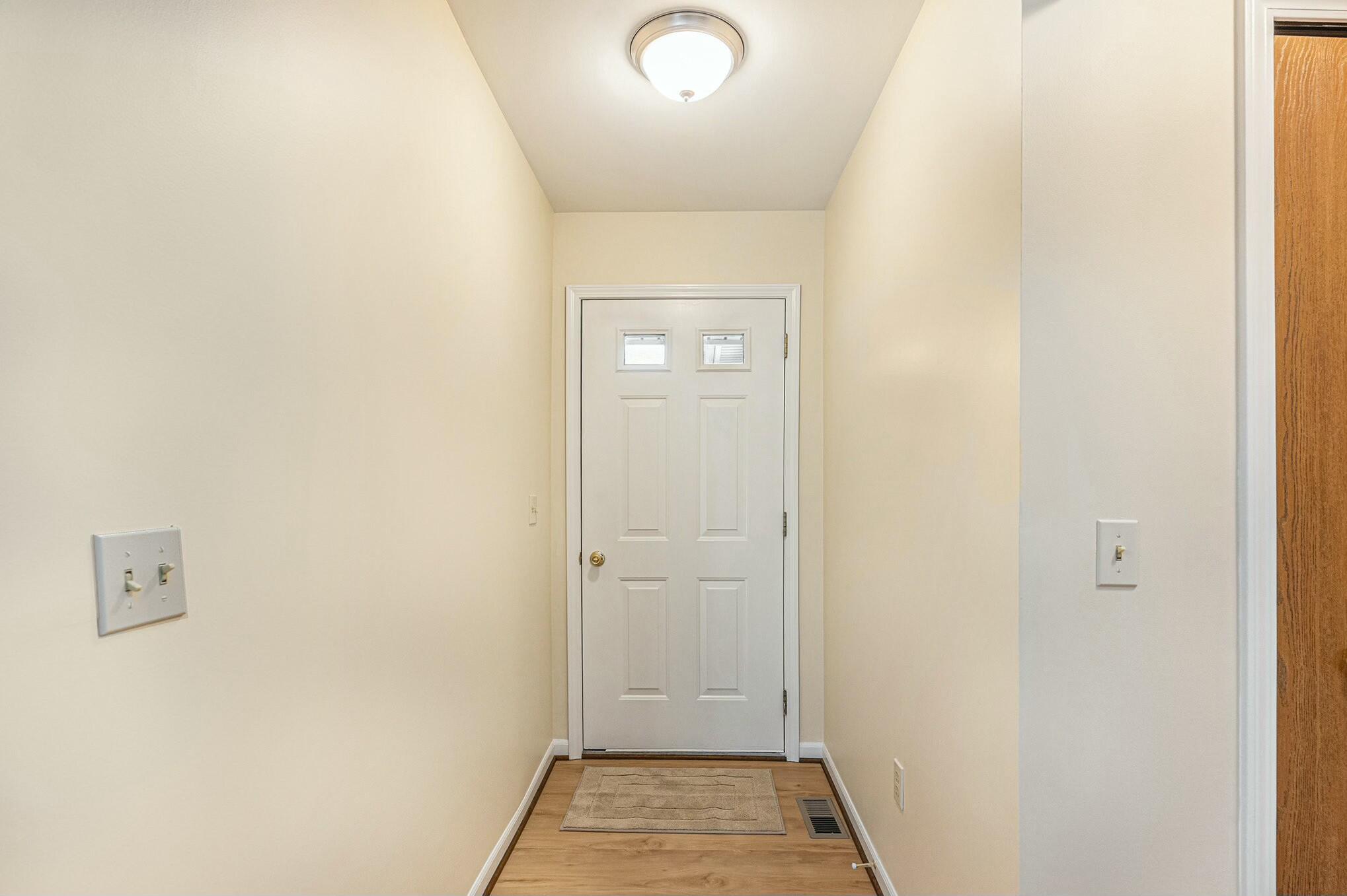57188 Silver Maple Property Photo 5