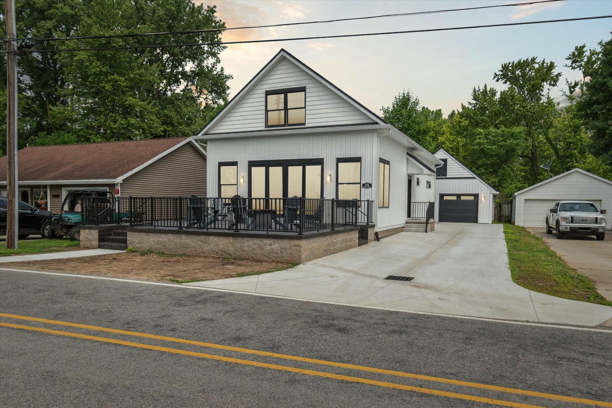442 N Shore Drive Property Photo