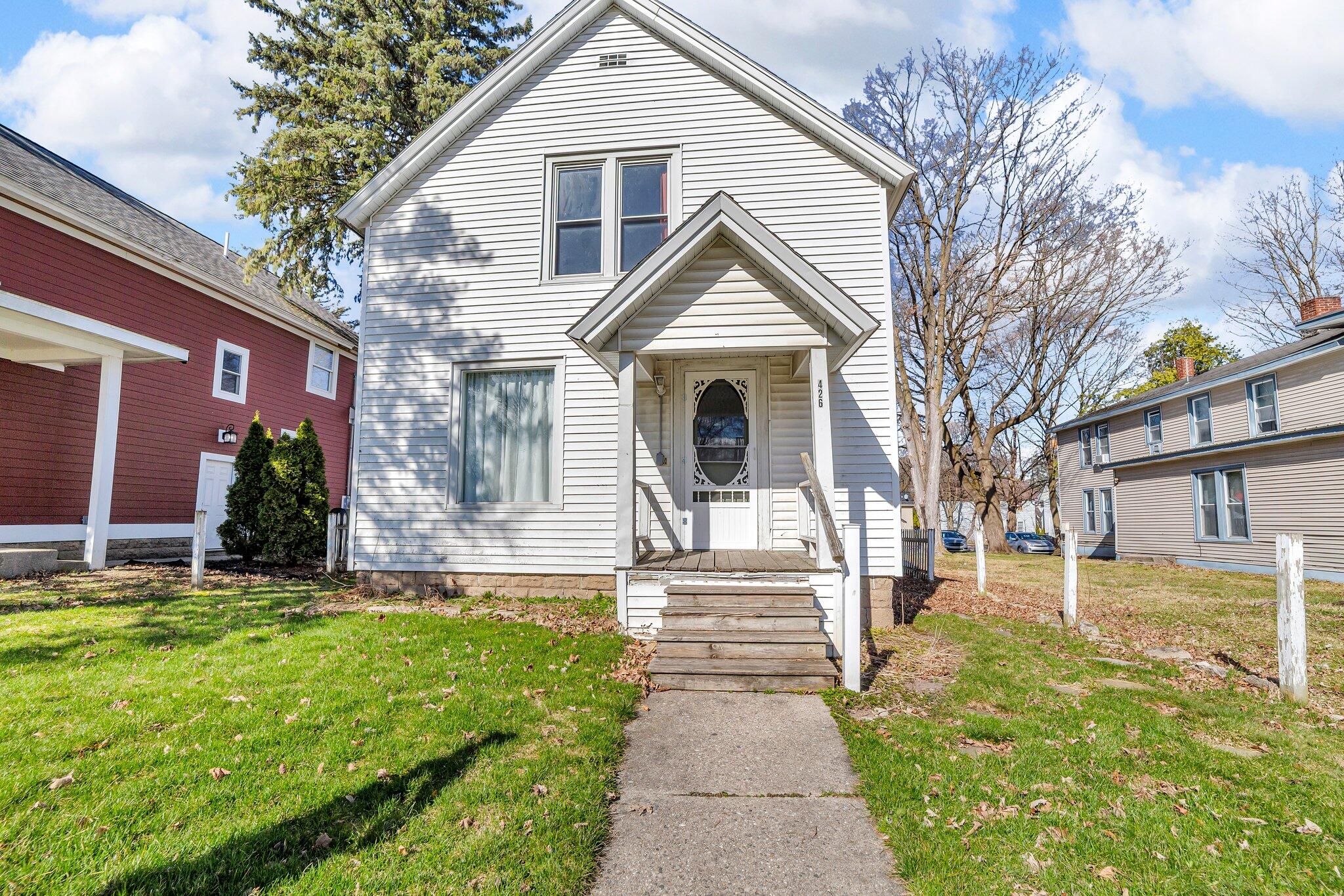 426 S Warren Avenue Property Photo