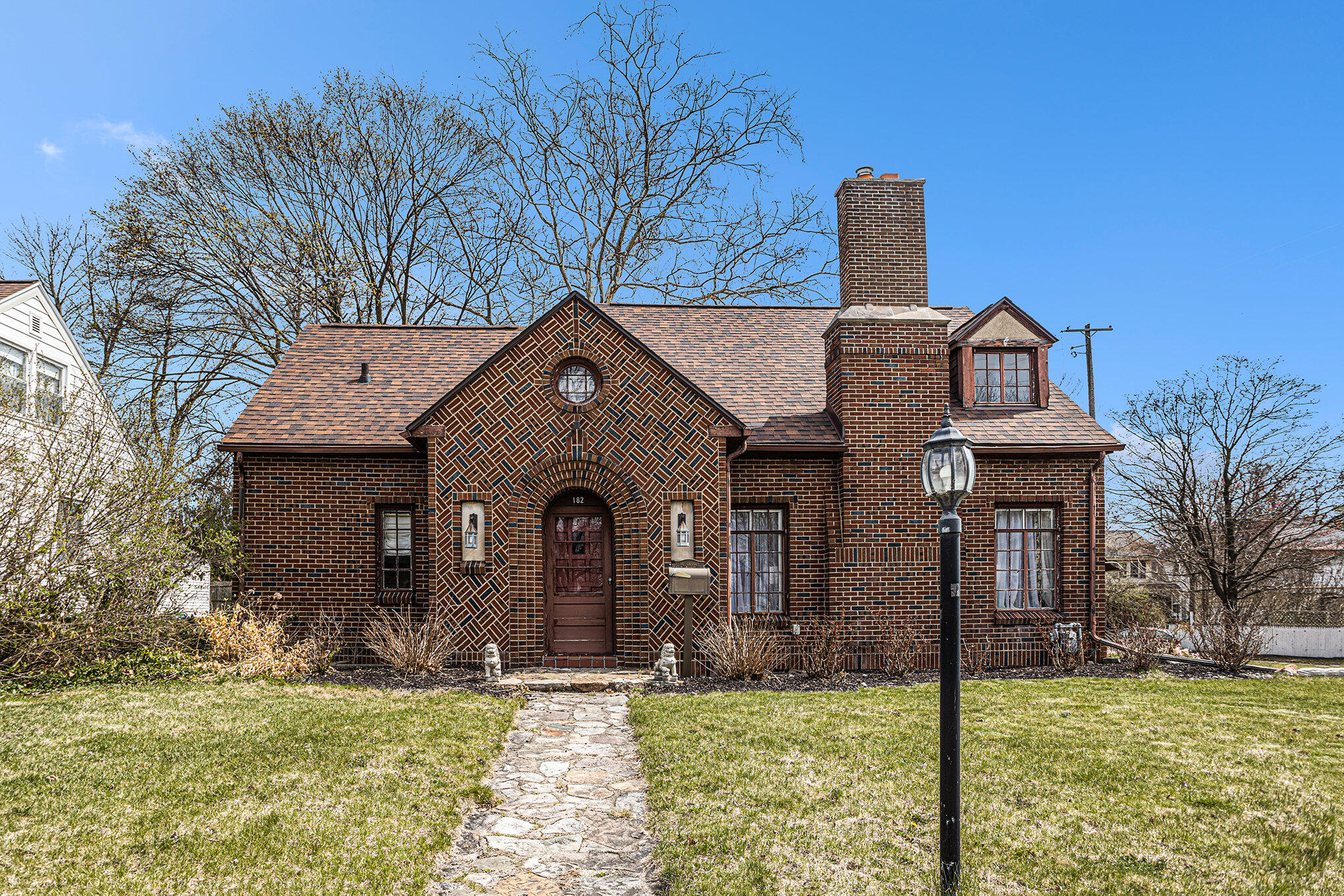182 Chestnut Street Property Photo