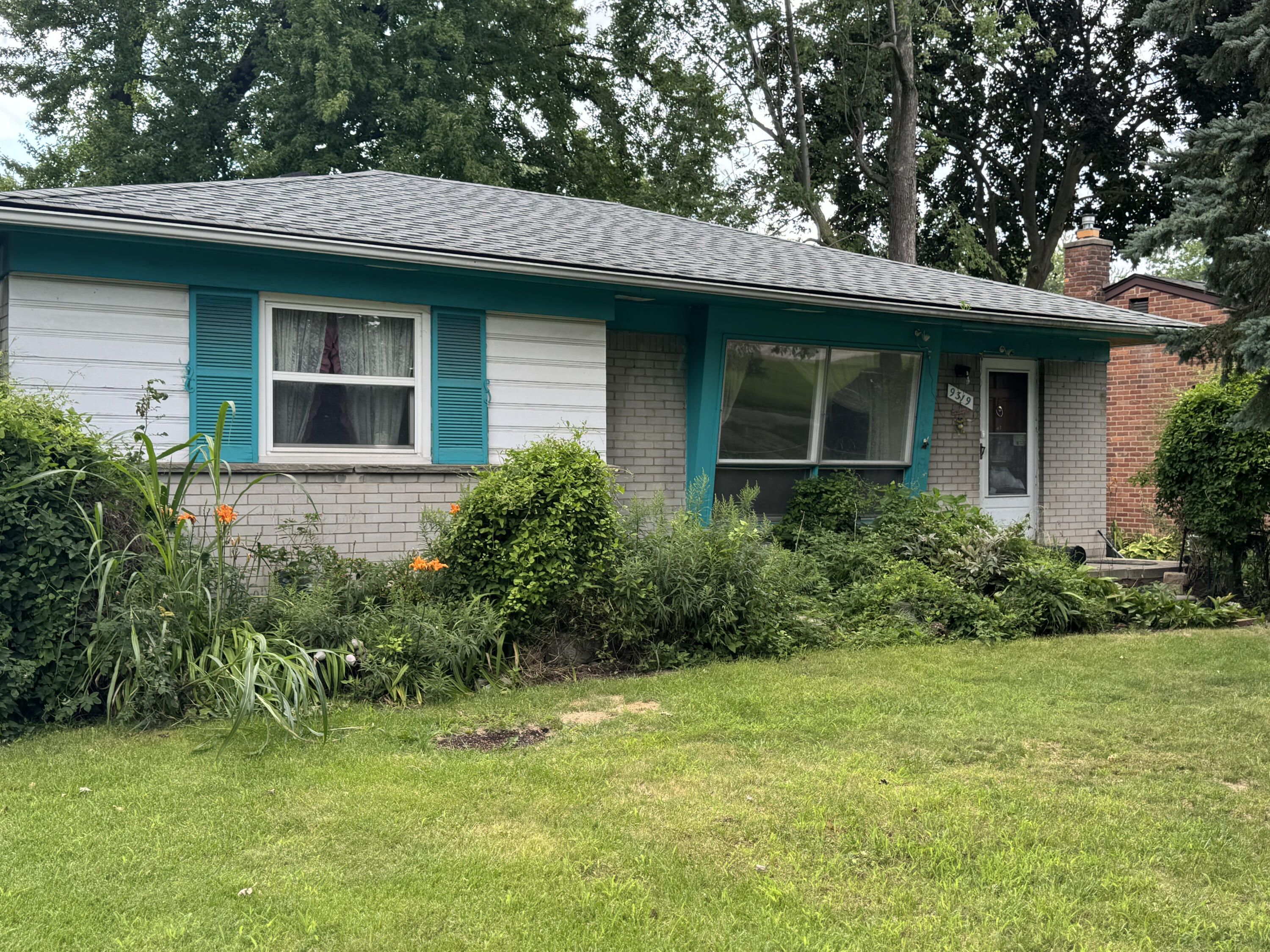 9319 Merriman Road Property Photo