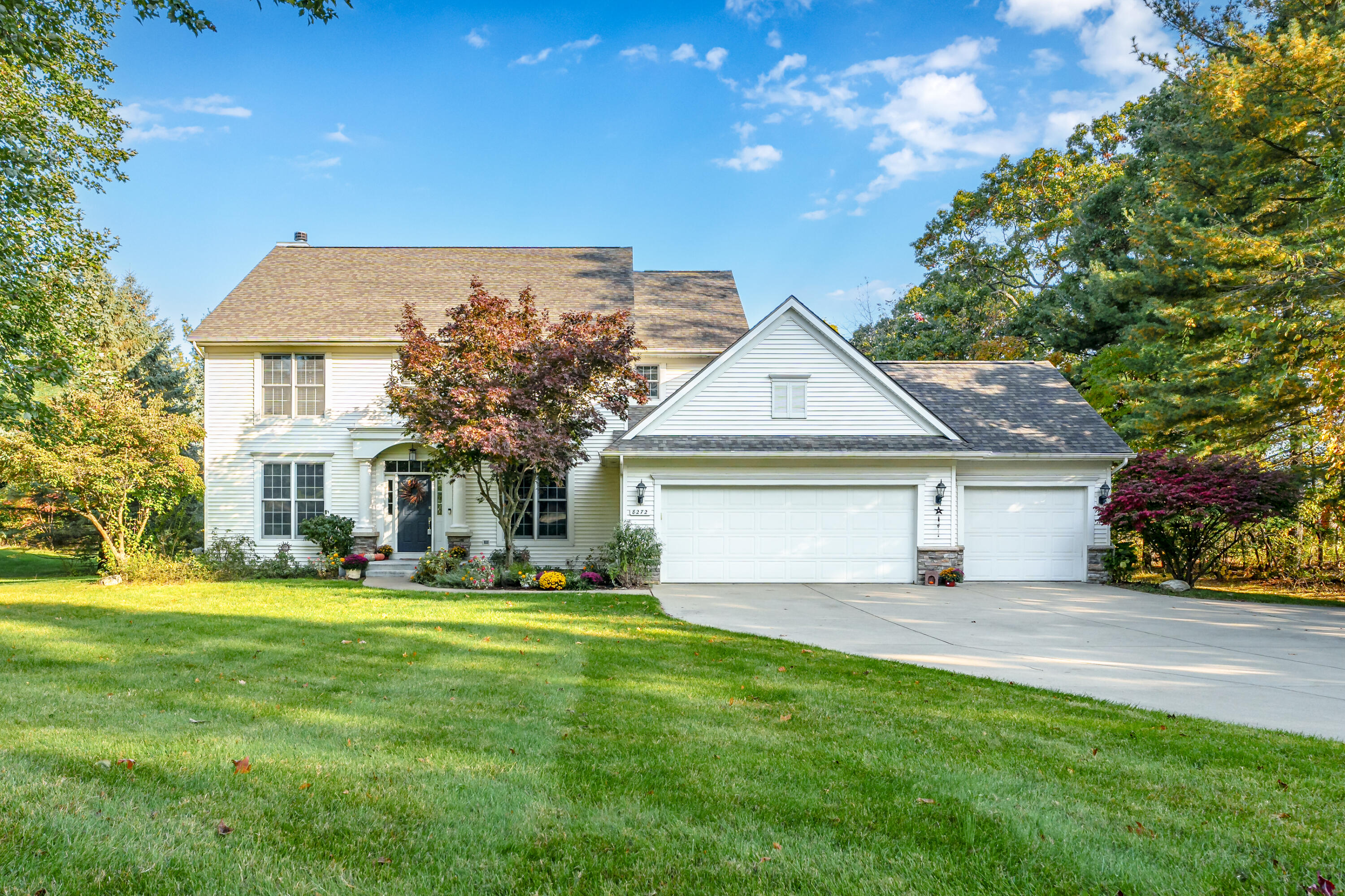 8272 Bainbridge Drive Property Photo