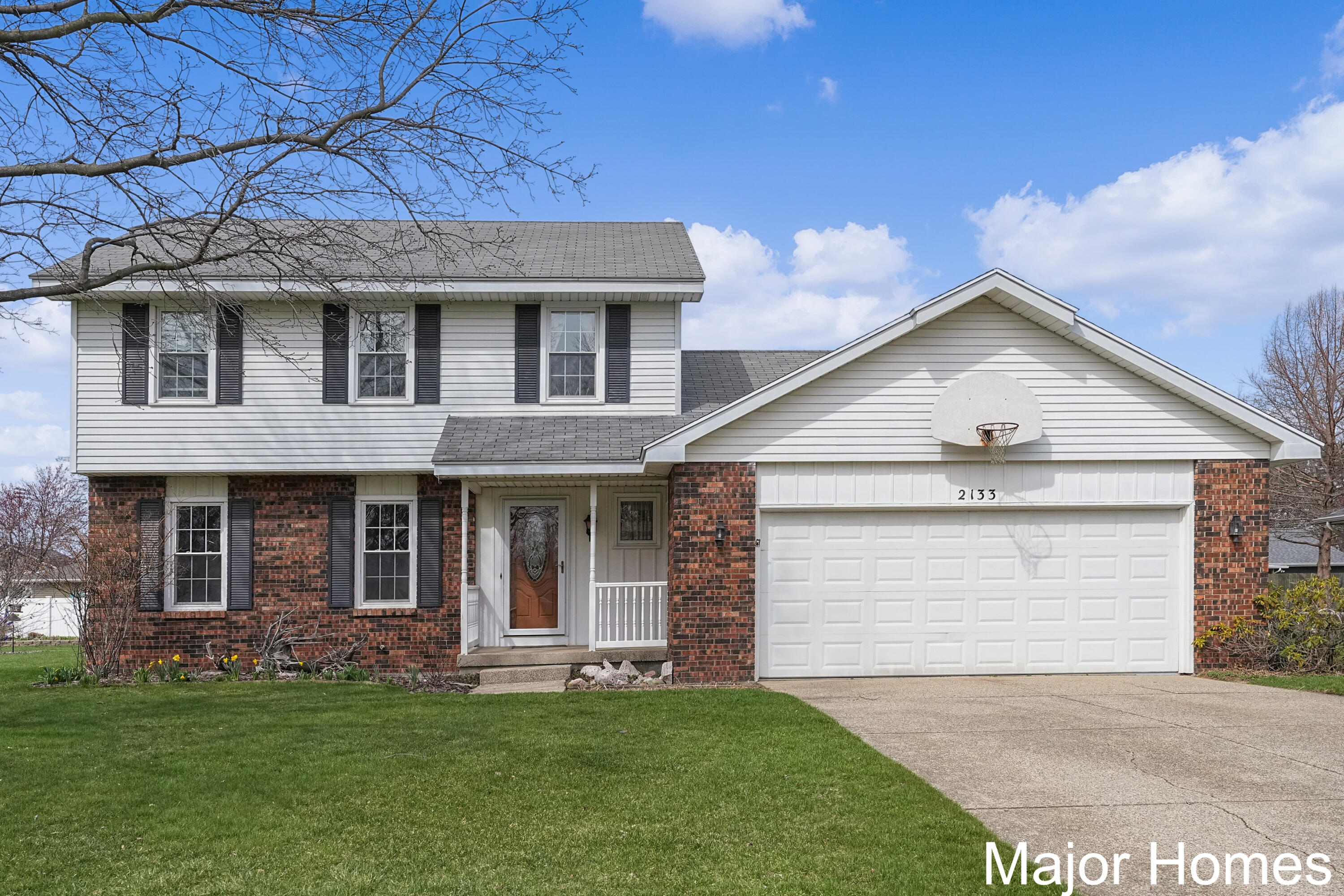 2133 Pinewood Street Property Photo