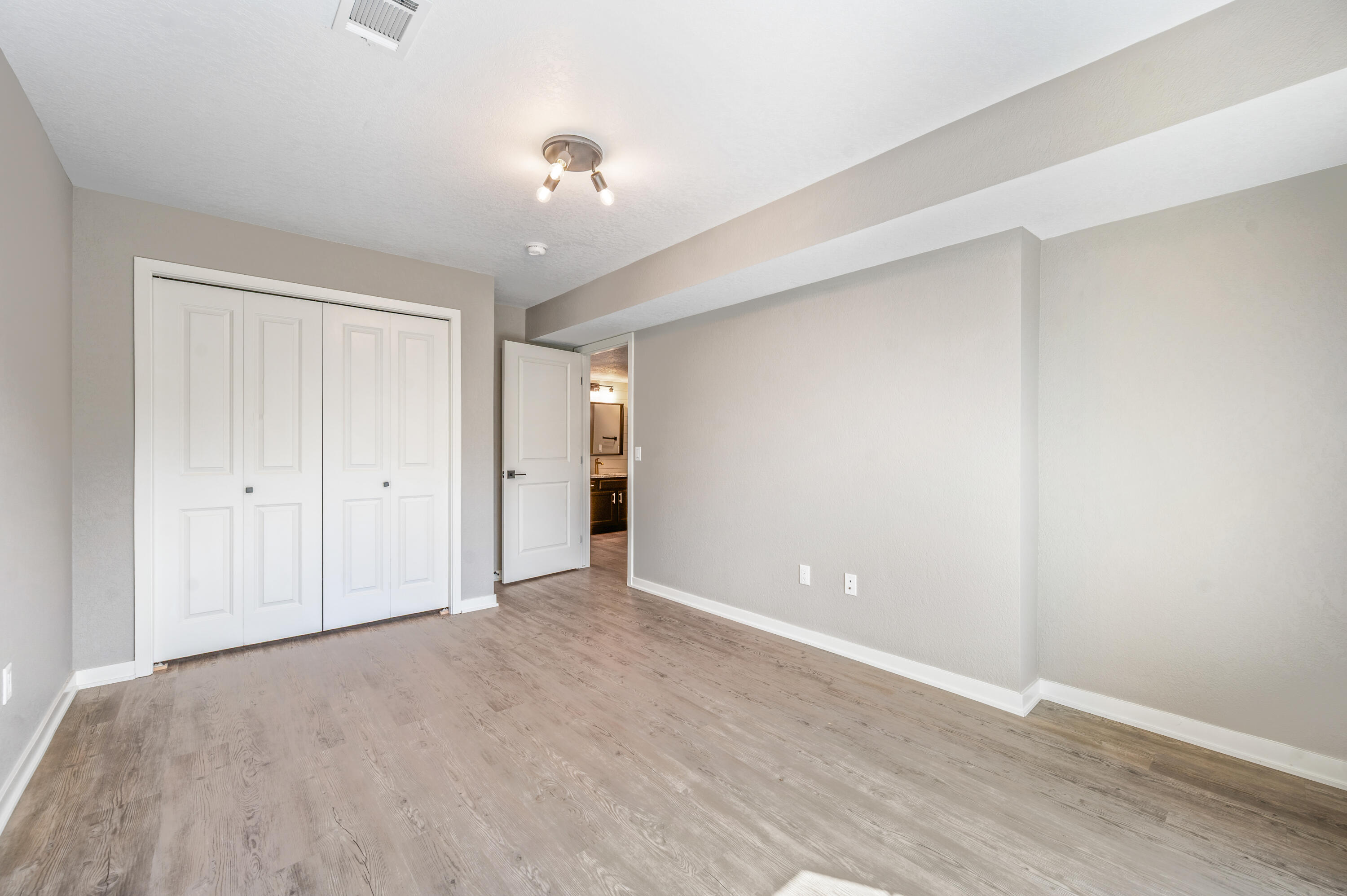 713 Tioga Park Property Photo 18