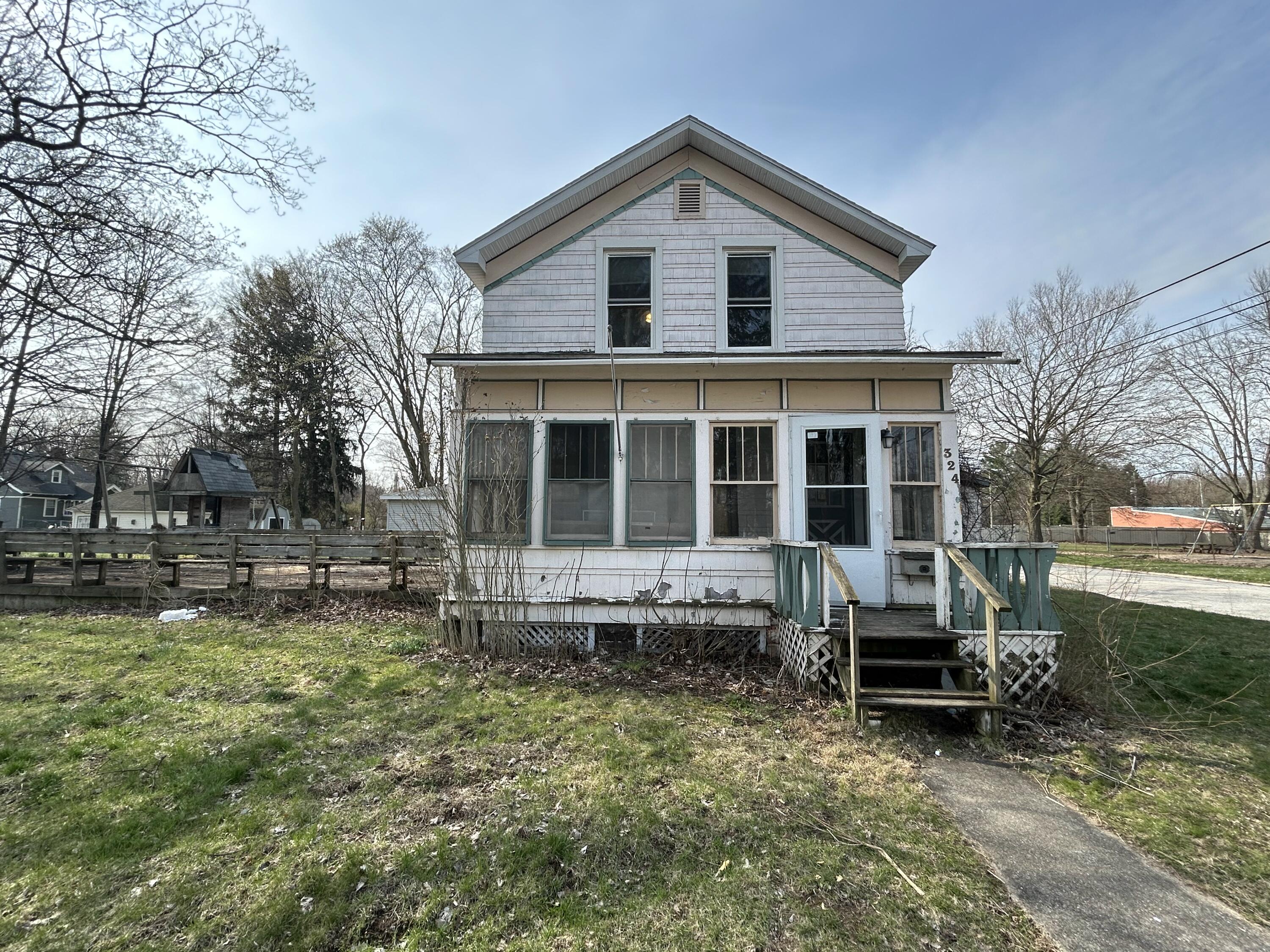 324 Elm Street Property Photo